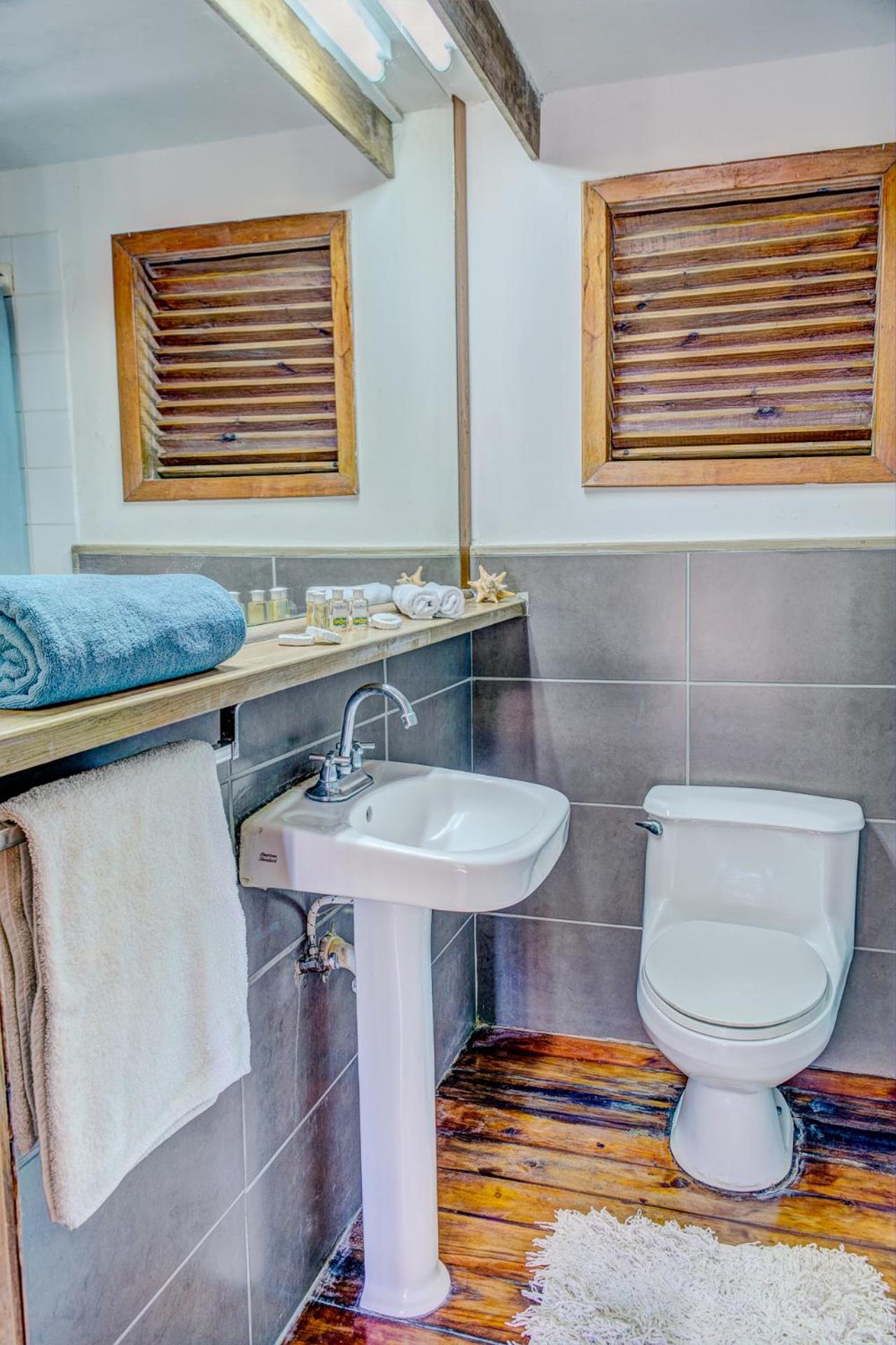 Budget Double Room photo 3