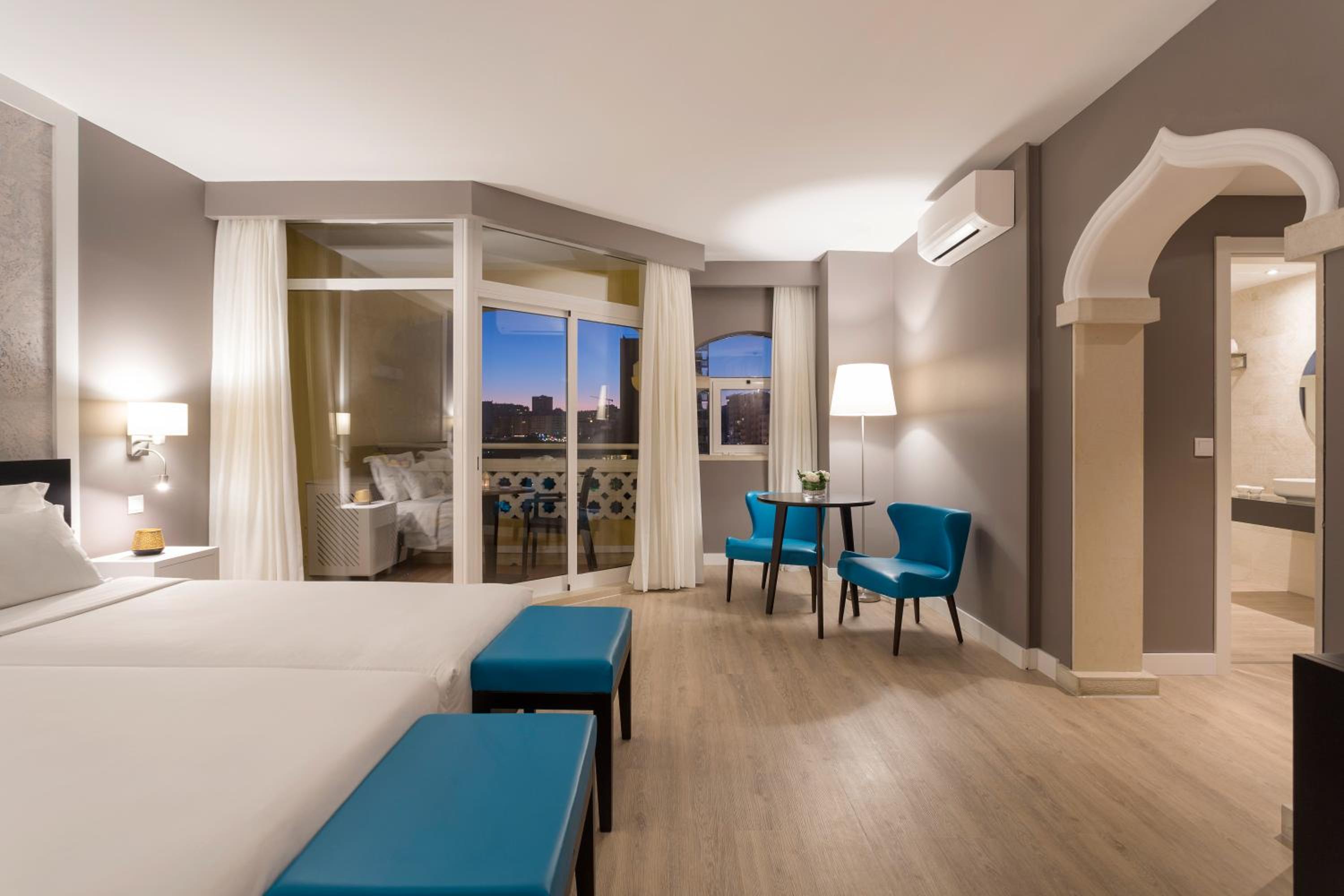 Double or Twin Room with Land View - Photo 2
