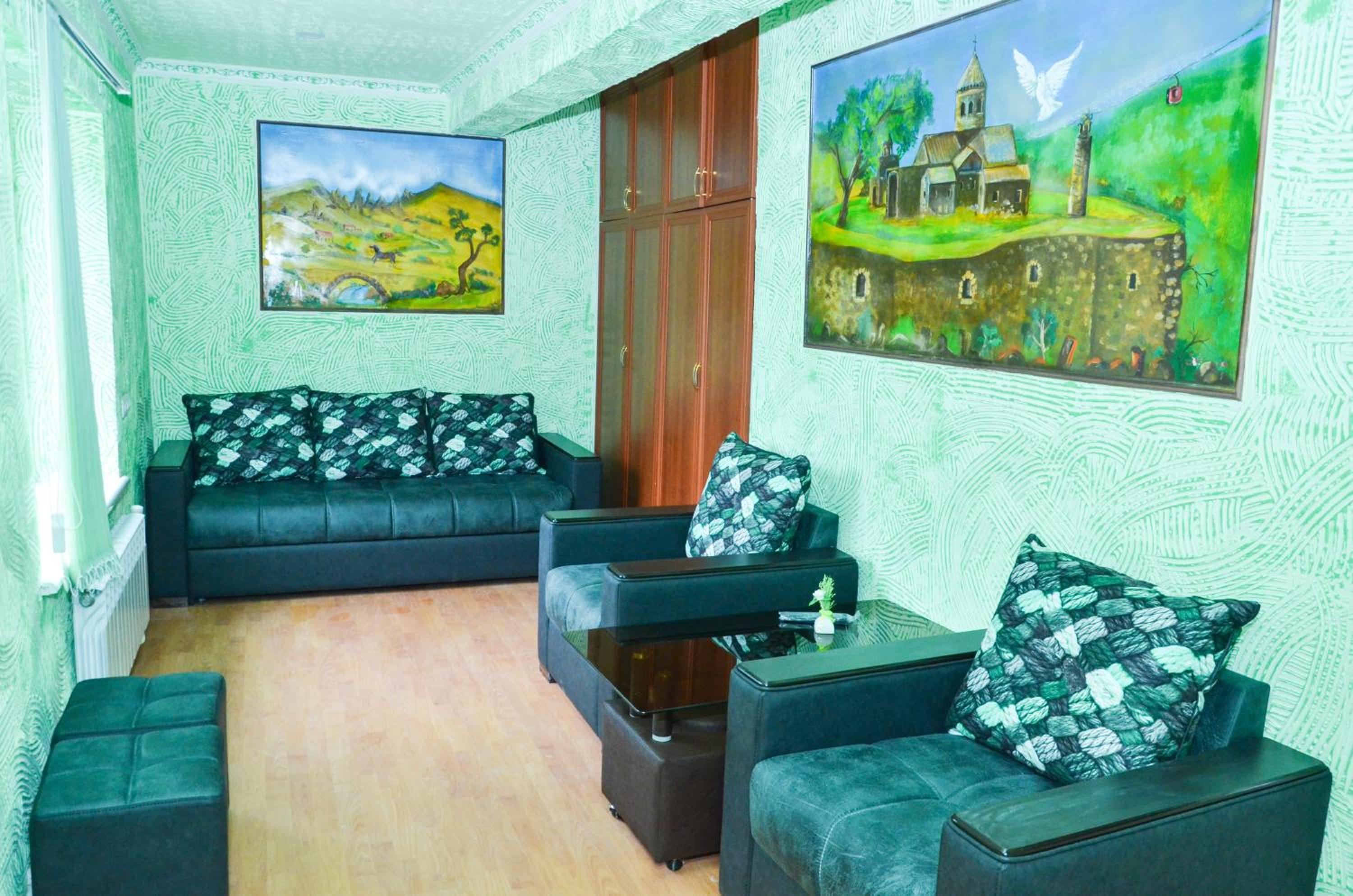 One-Bedroom Suite photo 3
