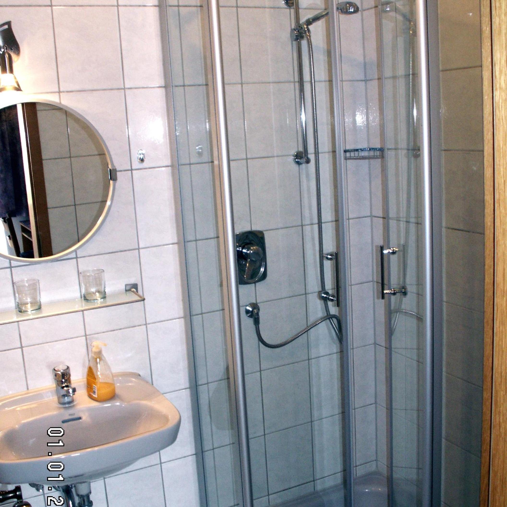Twin Room - Photo 3