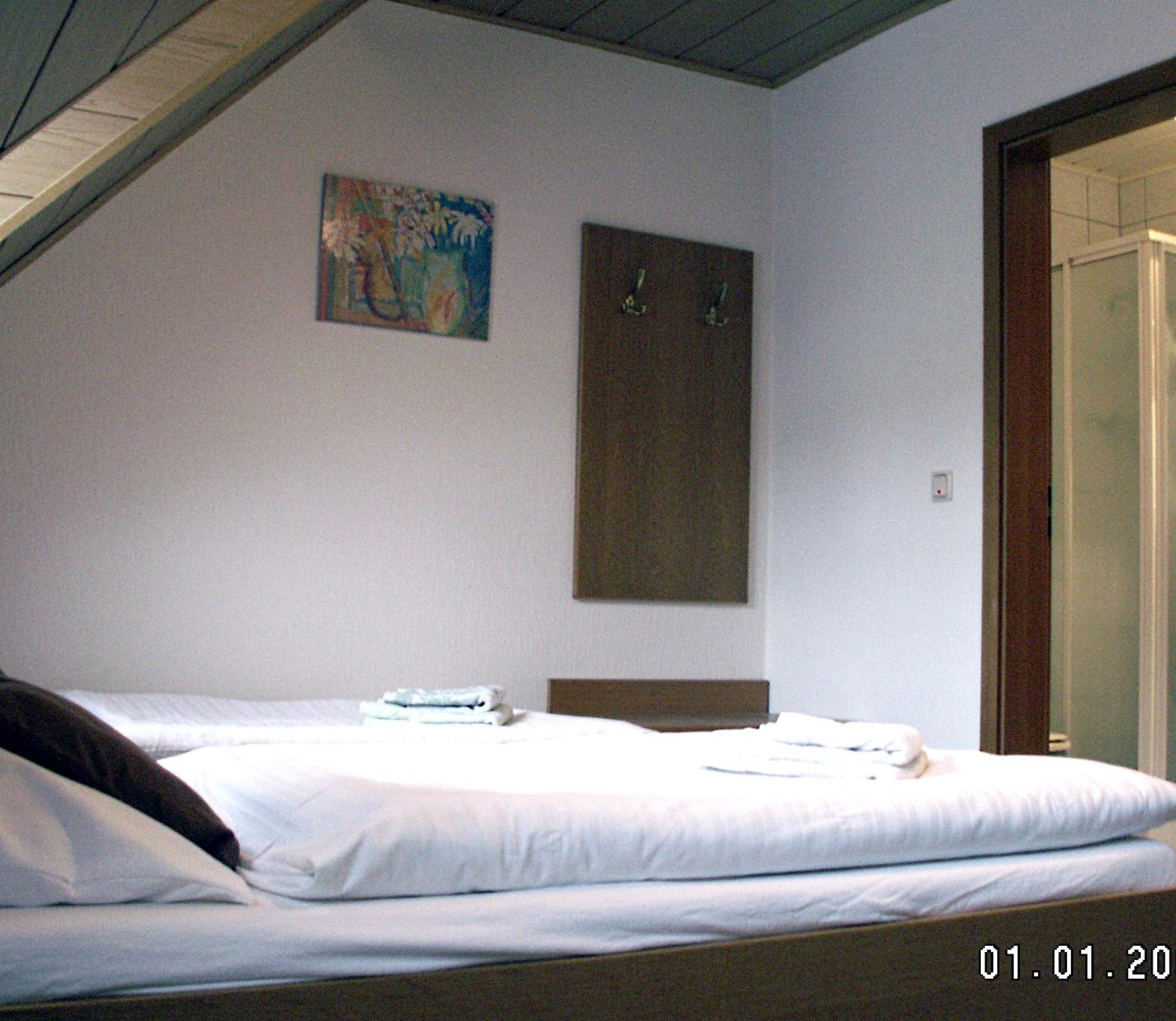 Twin Room - Photo 5