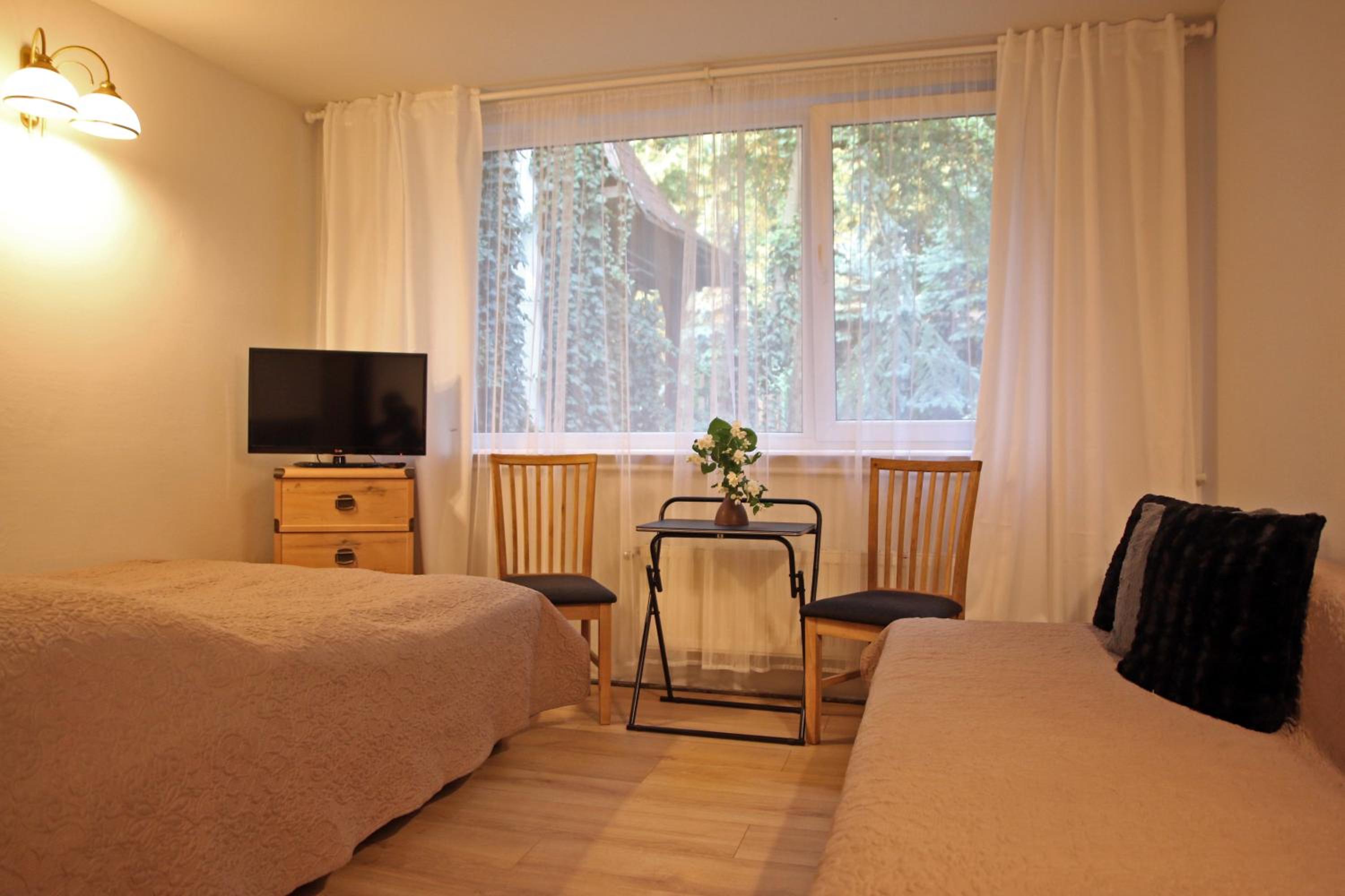 Standard Single Room with Bathroom photo 2