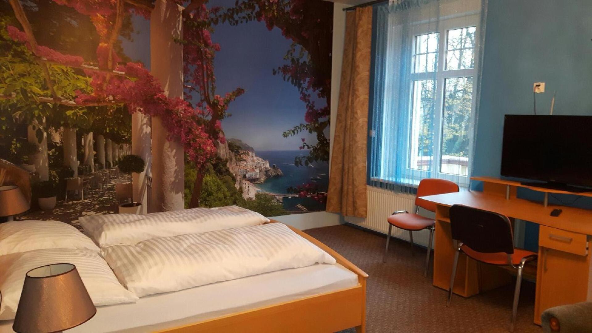 Deluxe Room - Photo 1