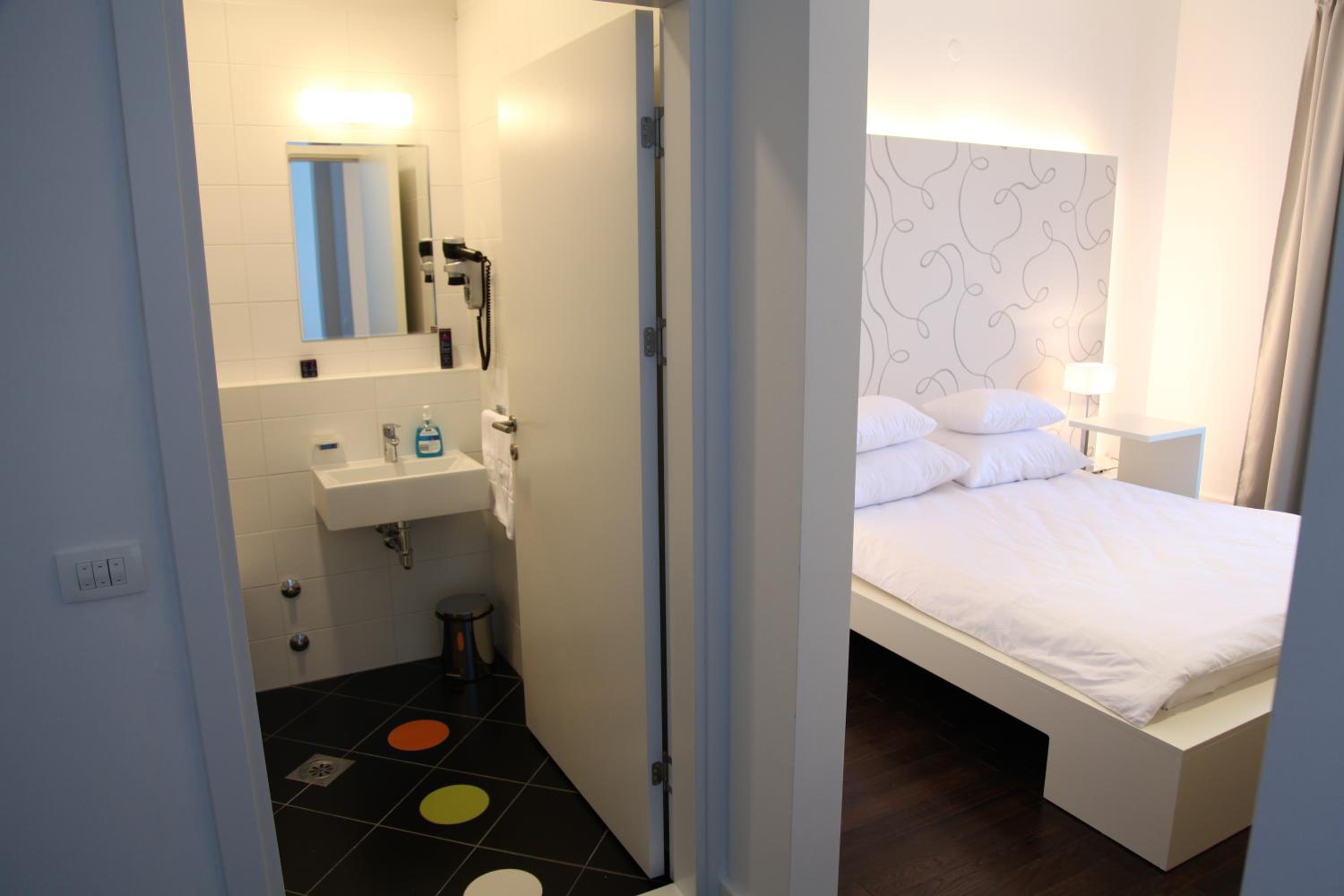 Double Room with Balcony photo 2