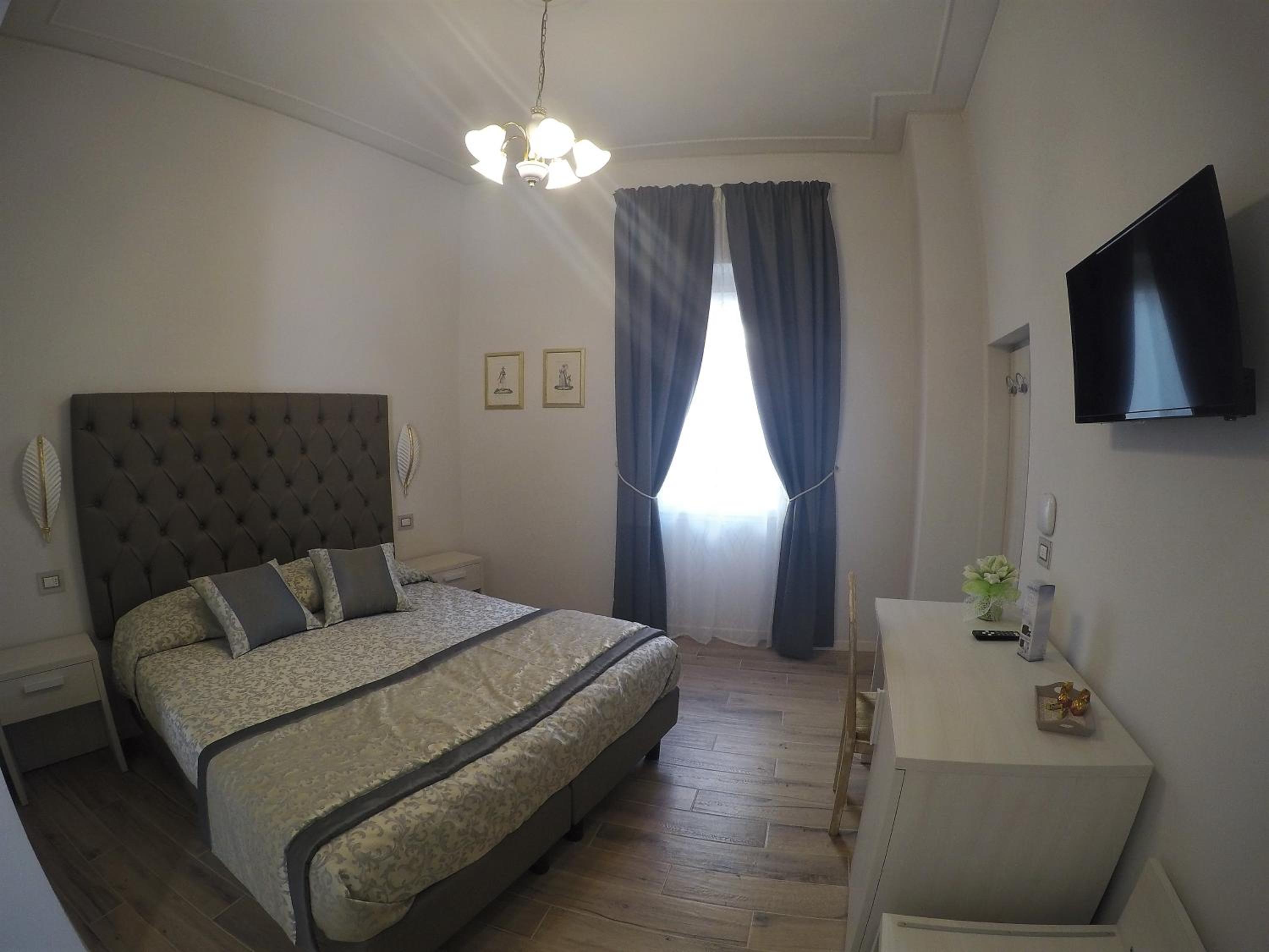 Deluxe Double or Twin Room photo 1