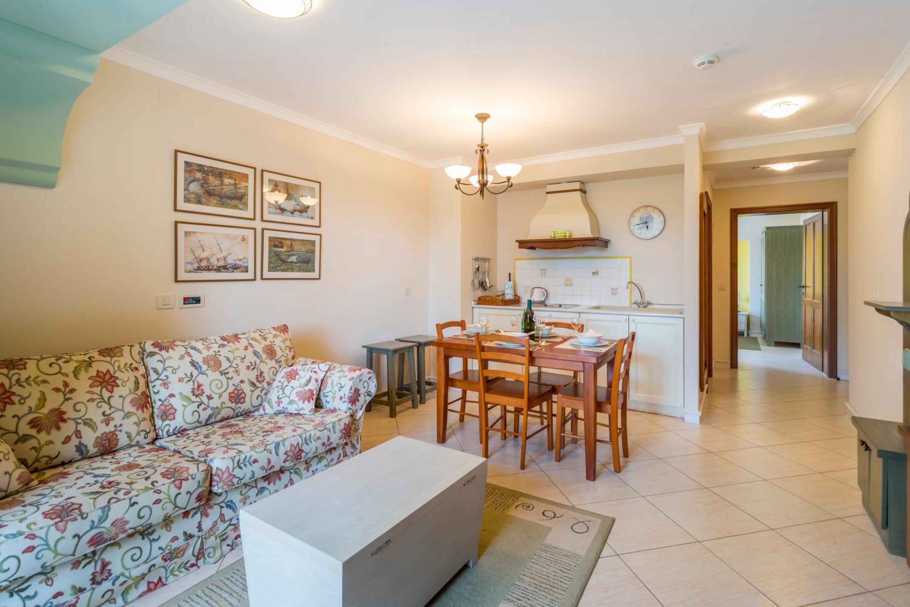 Family Apartment with Sea View photo 3