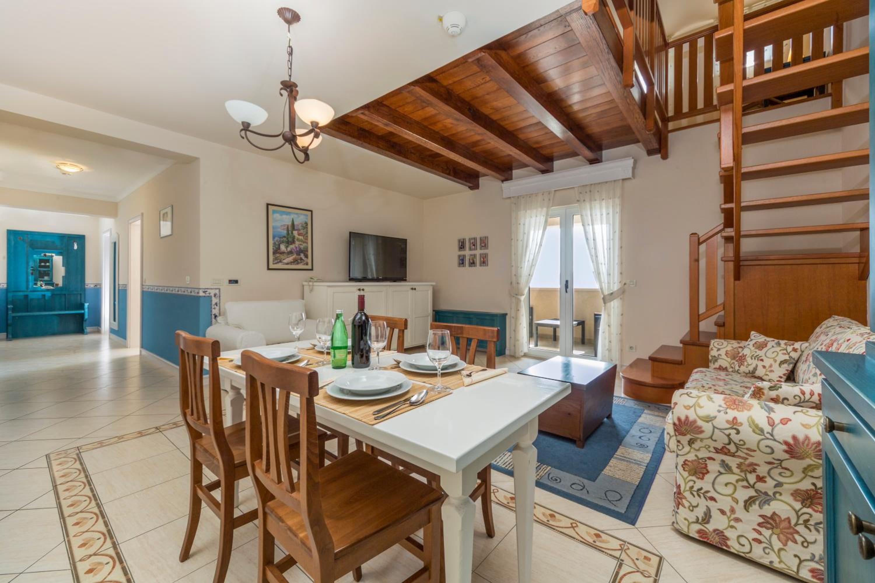 Appartamento Premium con Vista Mare (6 Adulti + 2 Bambini)