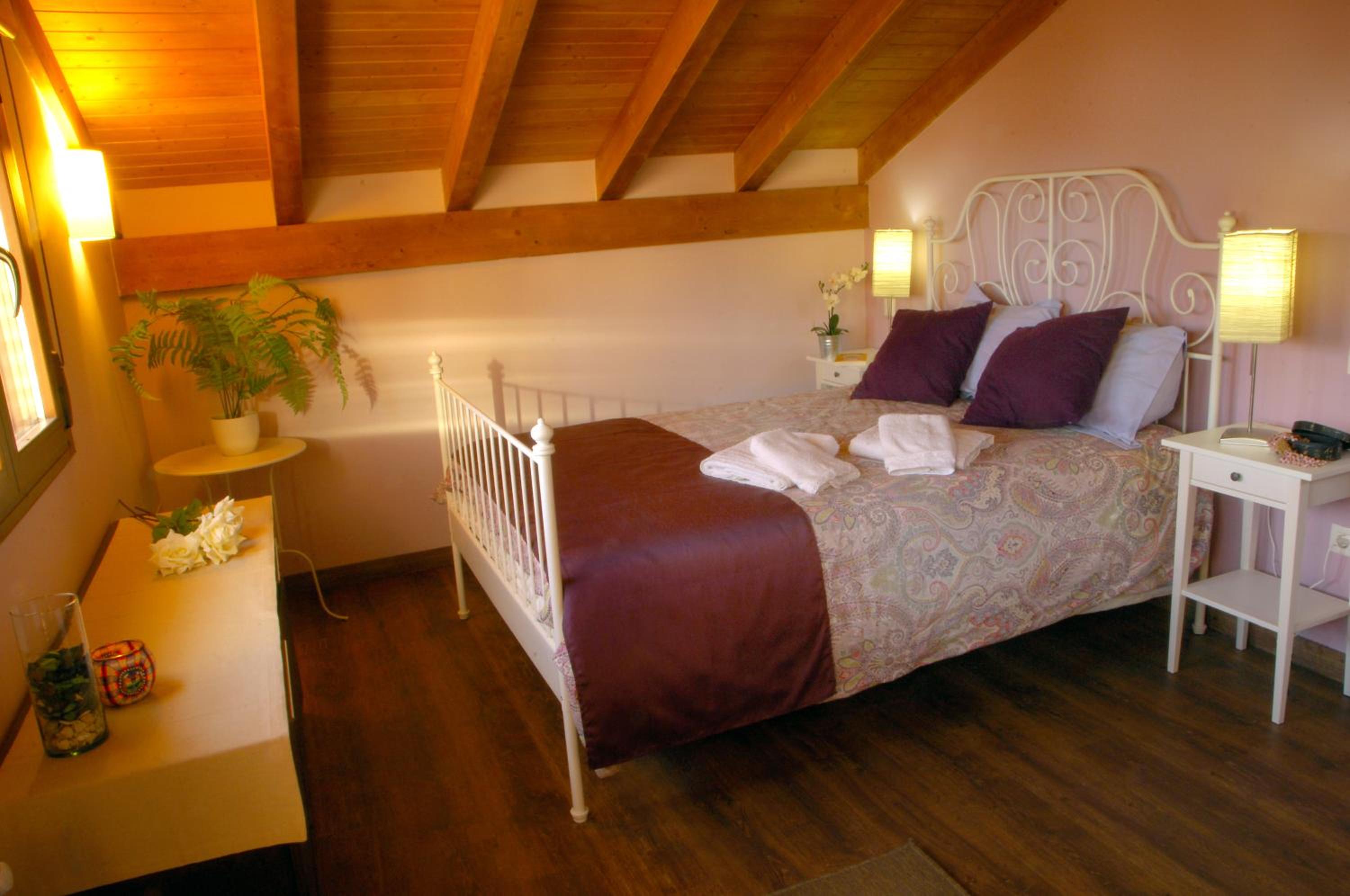 Five-Bedroom House photo 3