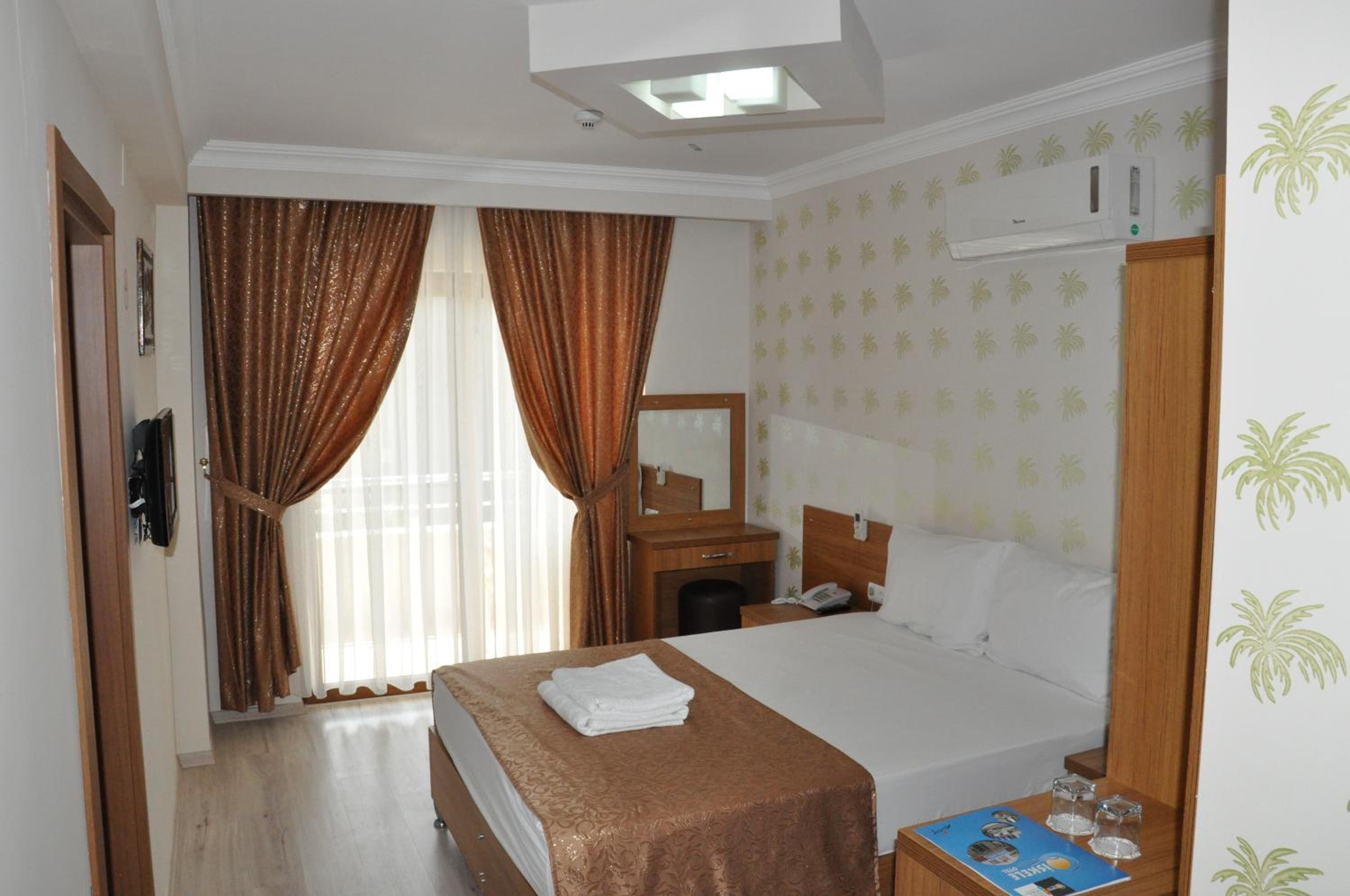 Double Room with Balcony photo 2