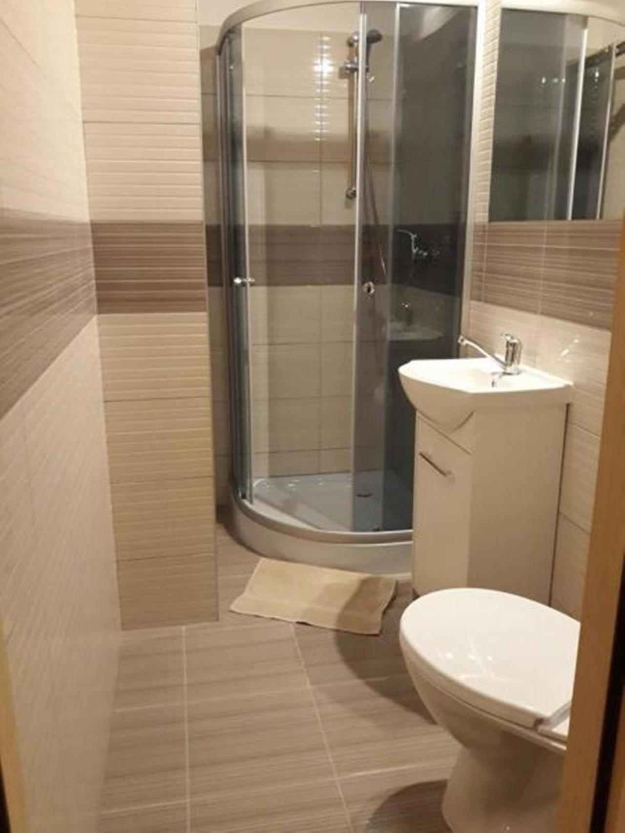Quadruple Room with Balcony - Photo 4