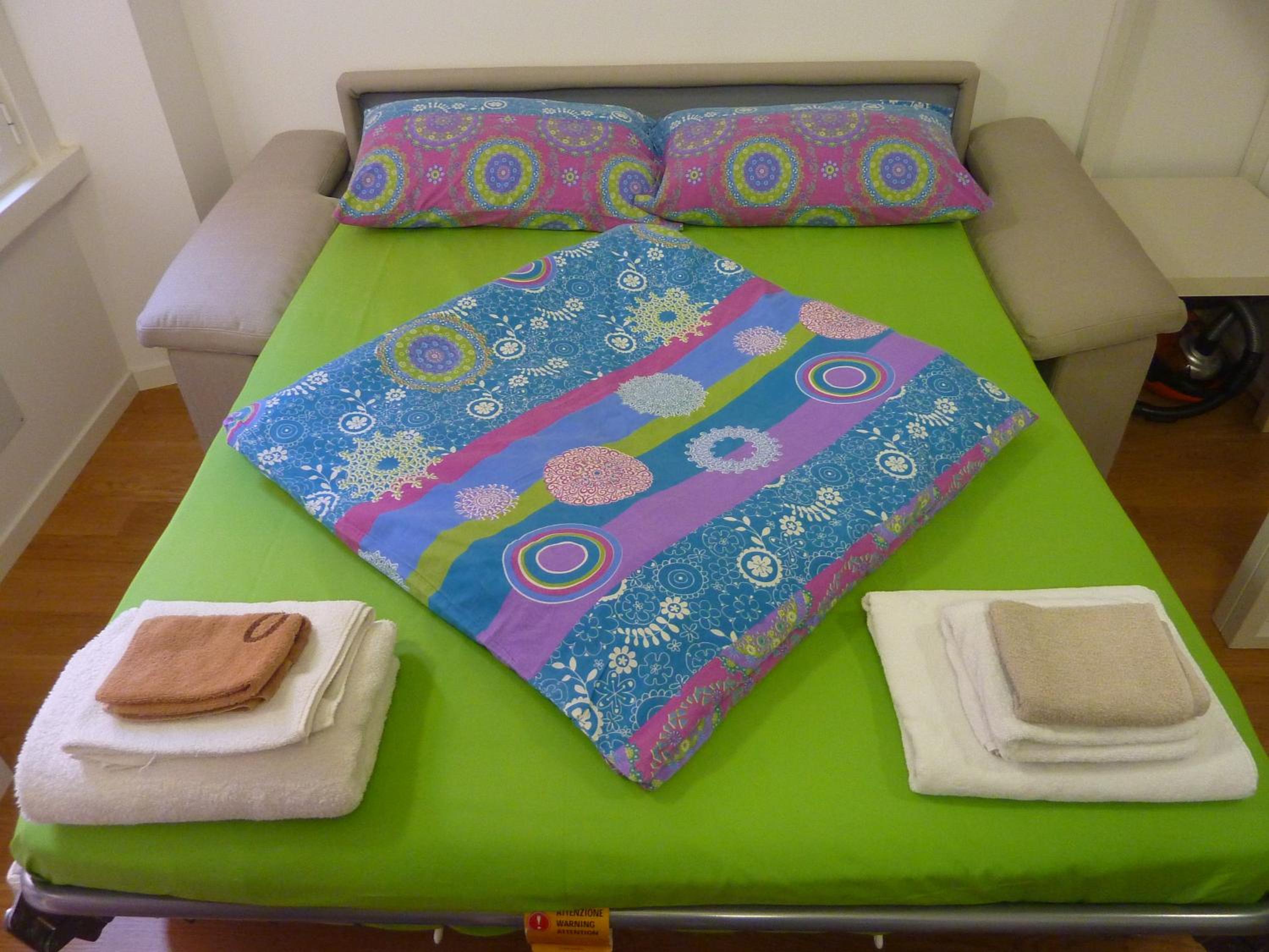 Studio with Sofa Bed