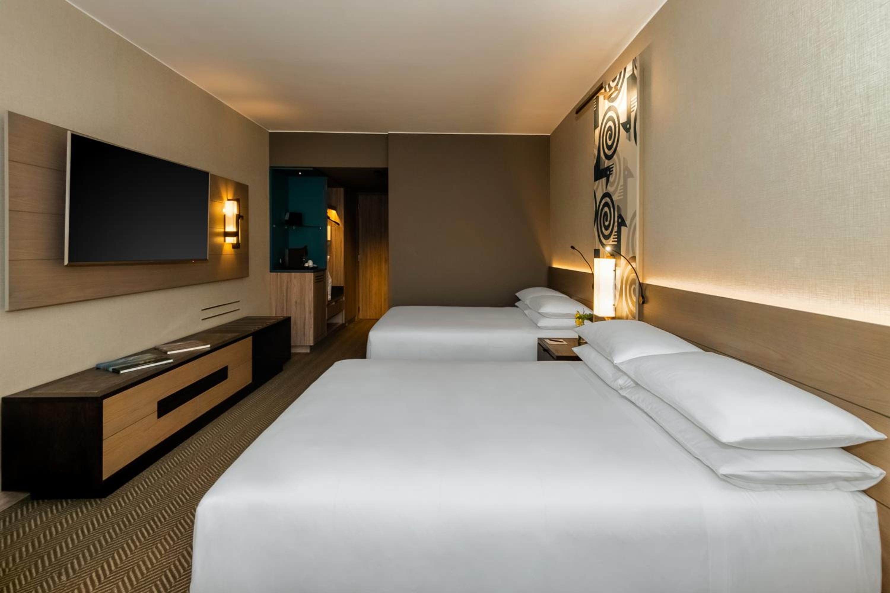 Deluxe Queen Room with Two Queen Beds
