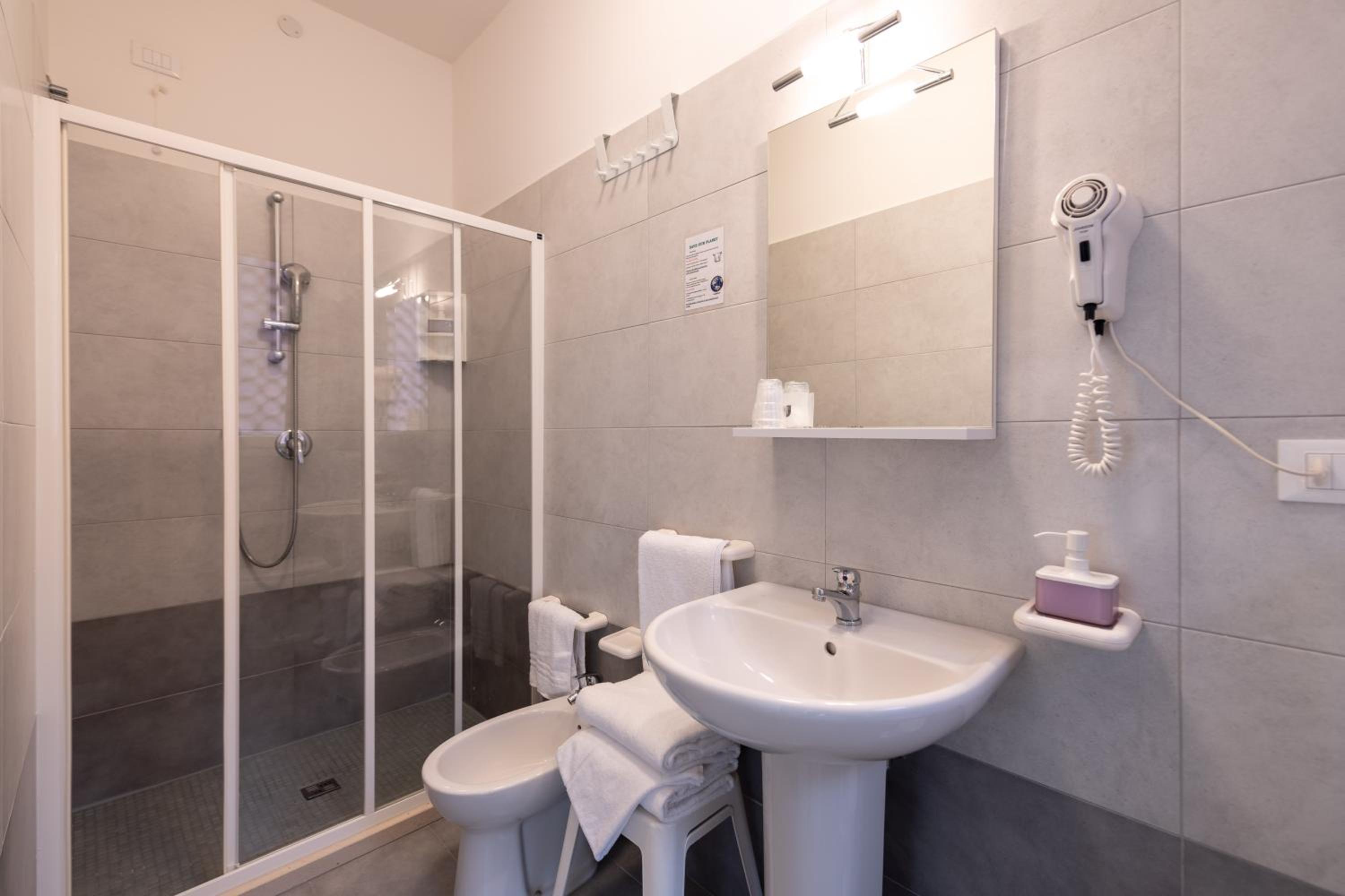 Triple Economy Room with Bathroom photo 3
