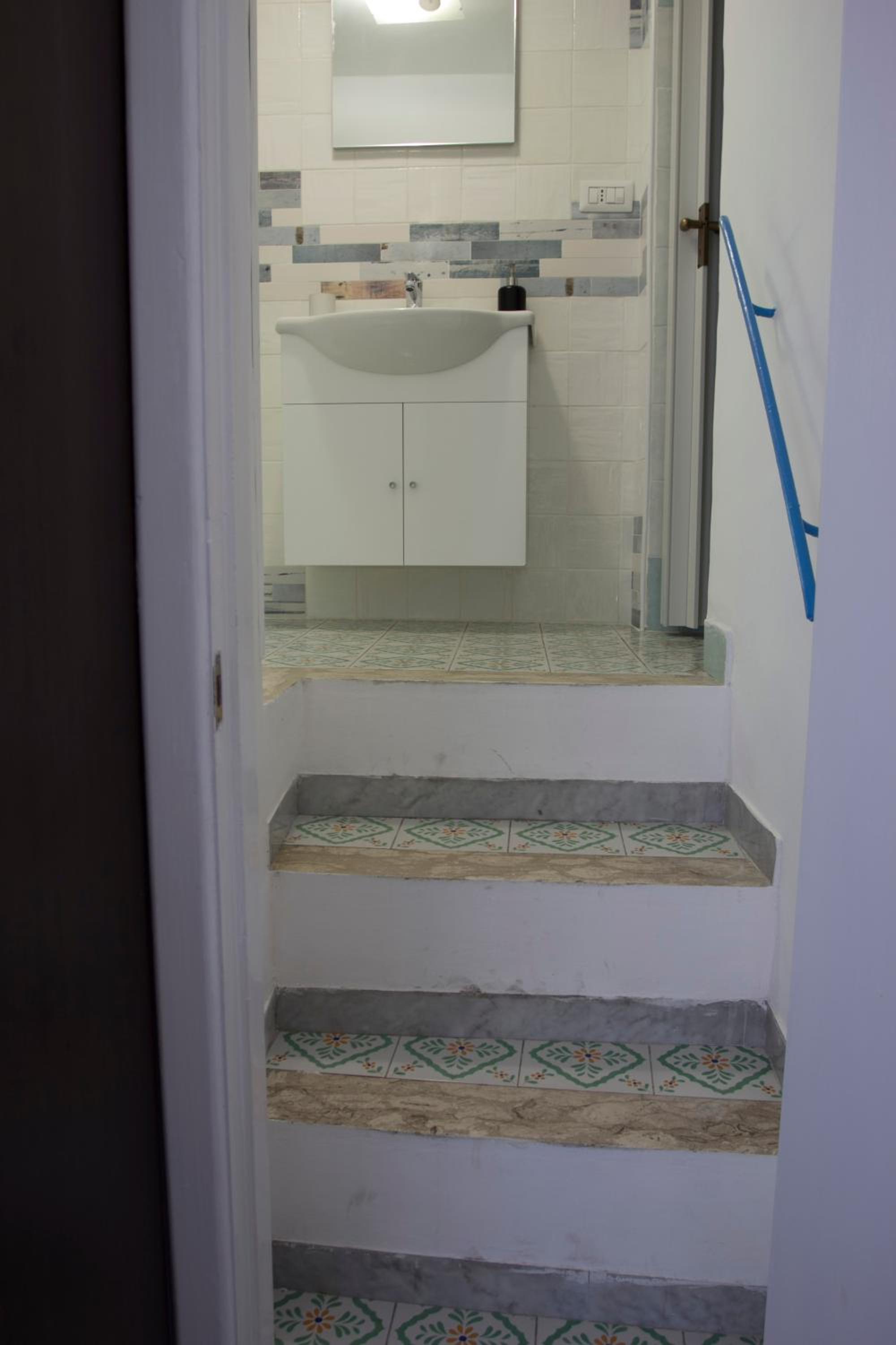Apartment with Balcony photo 3