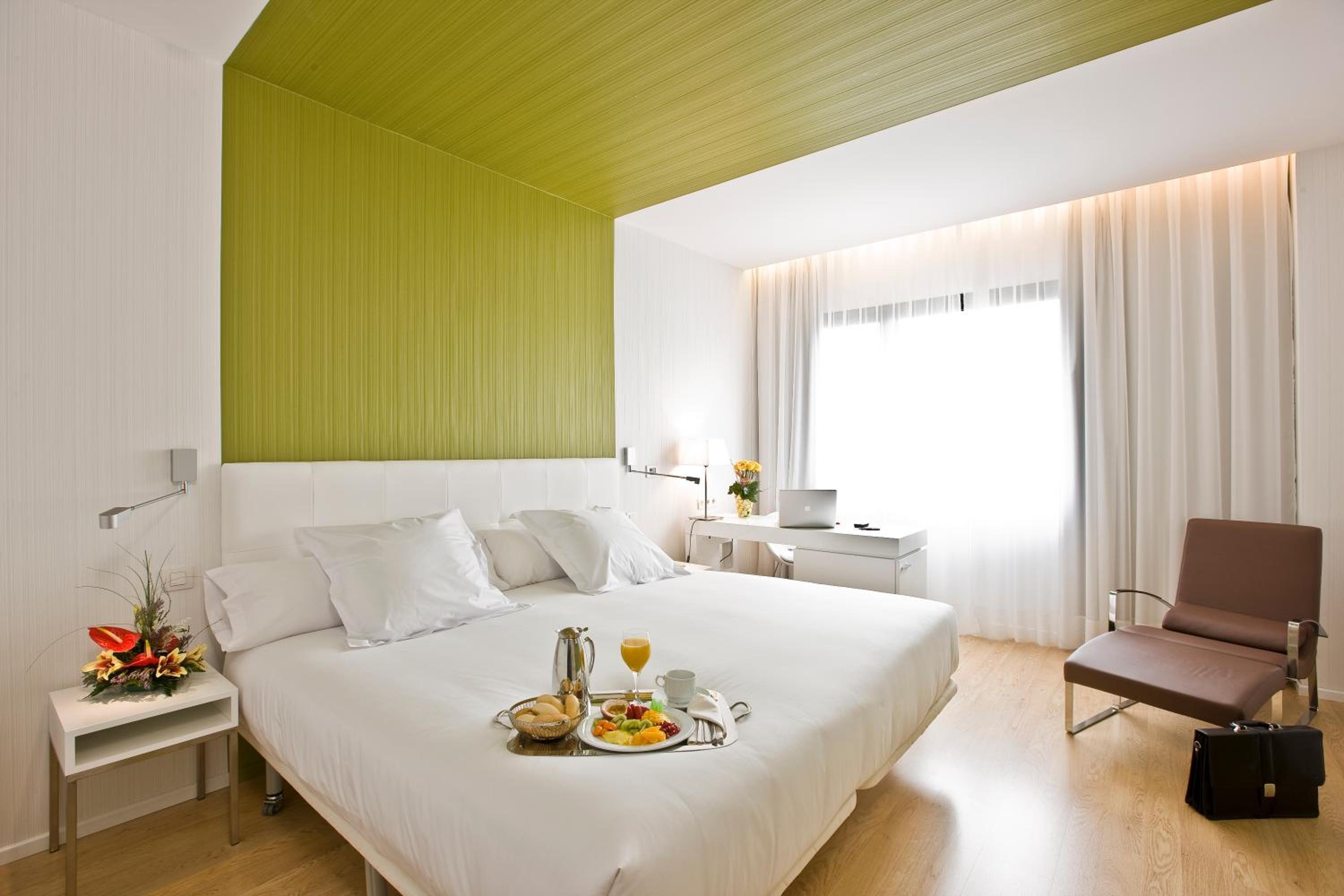 Double or Twin Room (2 Adults) - Photo 1