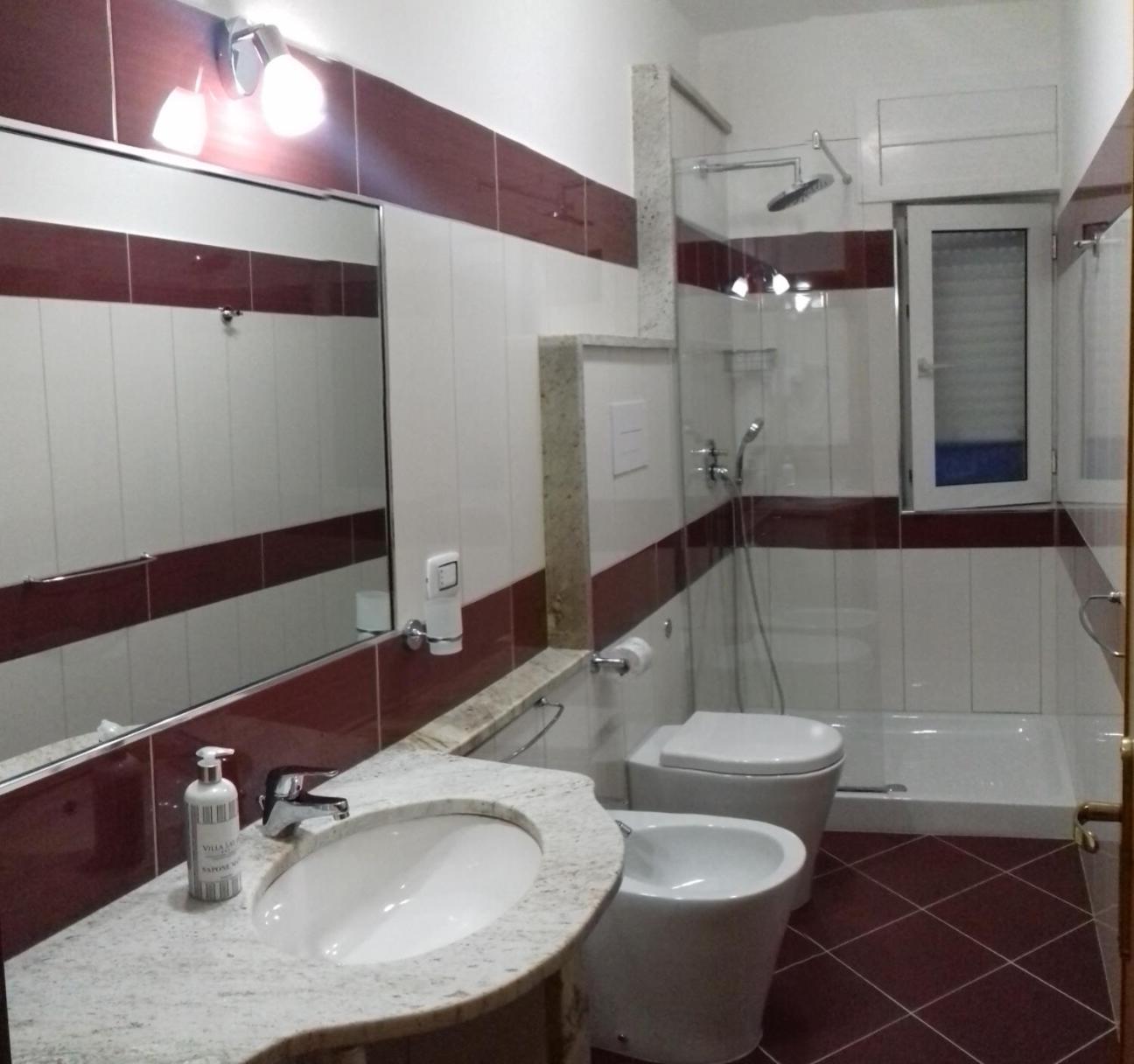 Two-Bedroom Apartment with Balcony photo 2