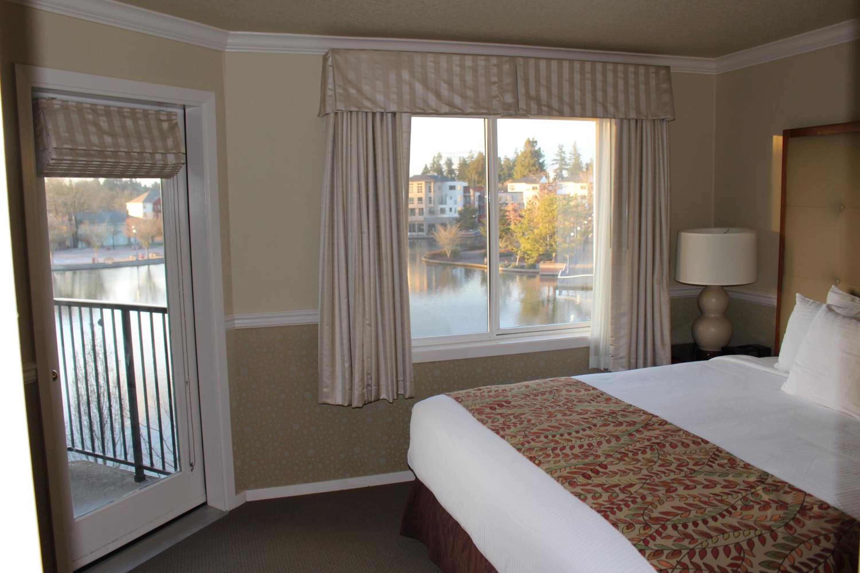 Suite with Lake View photo 1