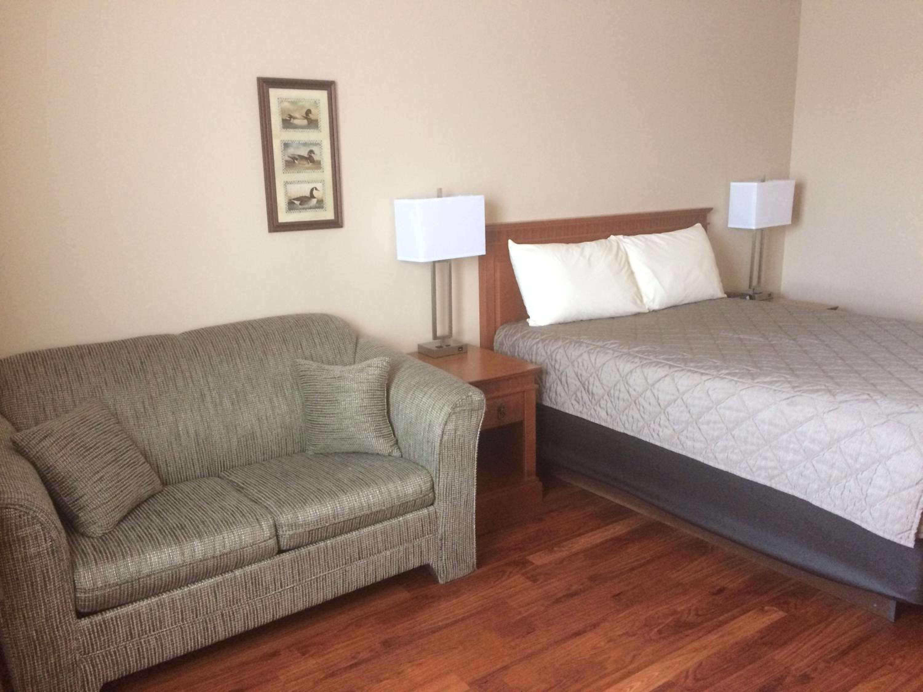 Queen Room photo 1