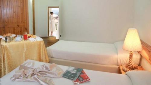 Single Room with Double Bed