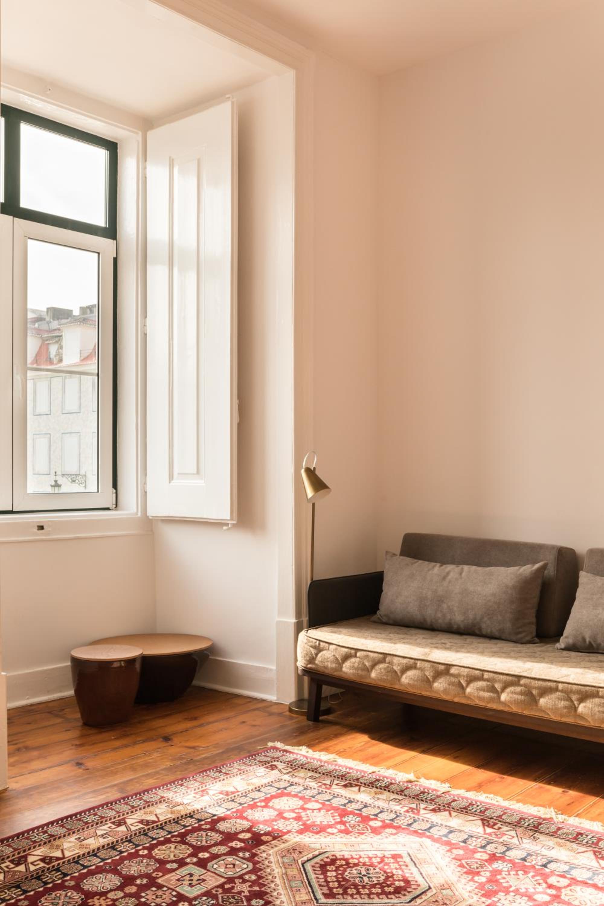One-Bedroom Apartment with City View photo 3