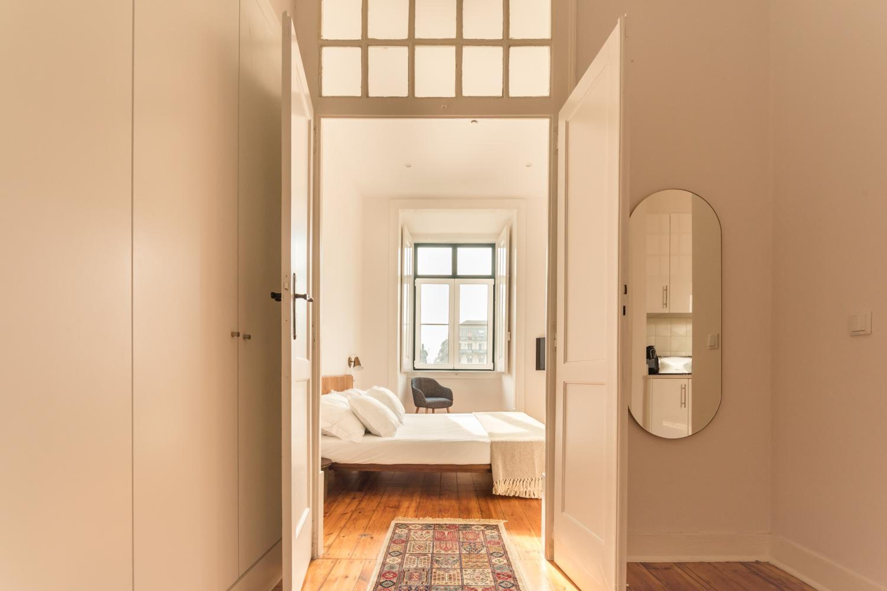 One-Bedroom Apartment with City View photo 1