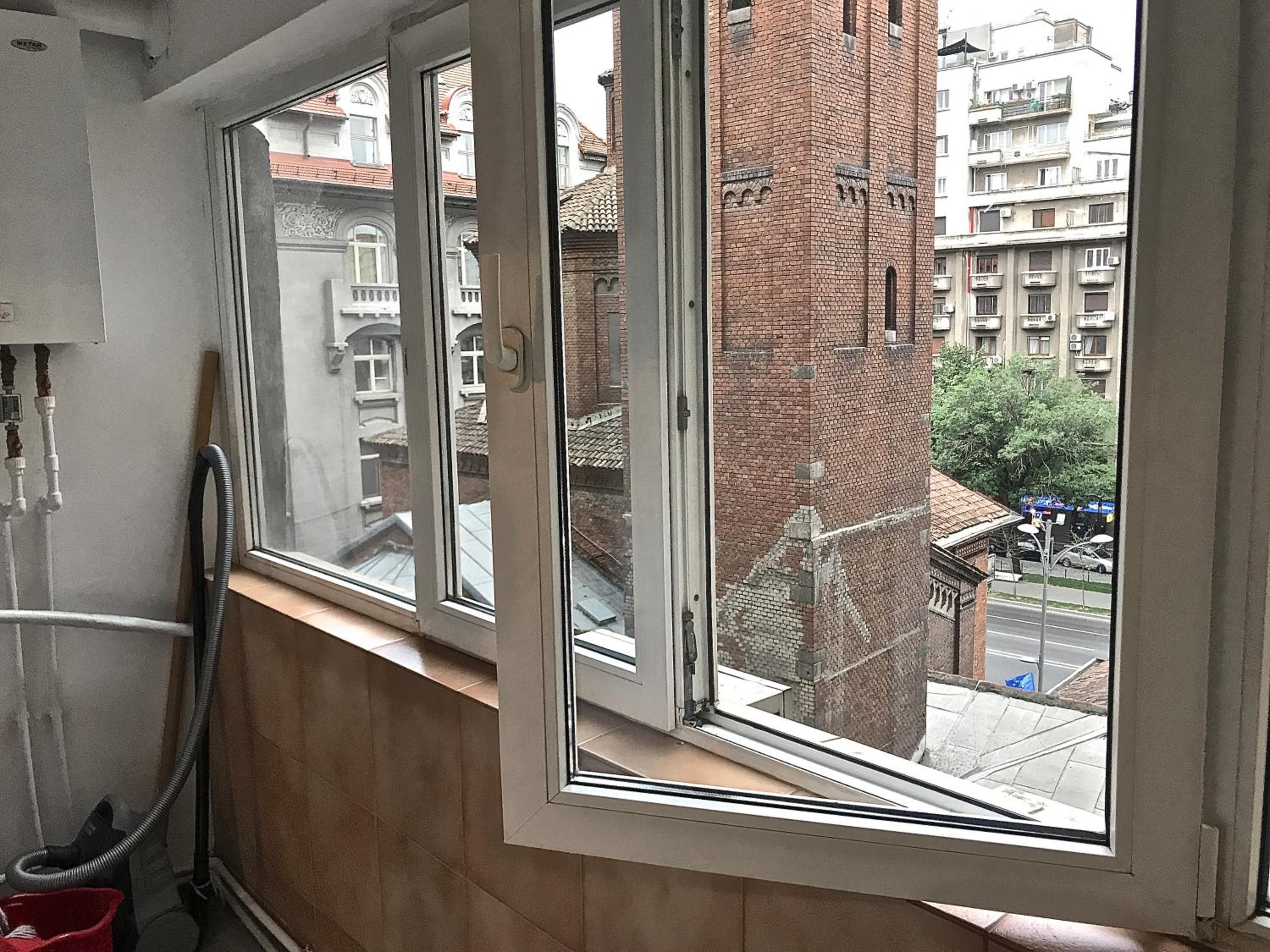 Apartment with Balcony - Photo 20
