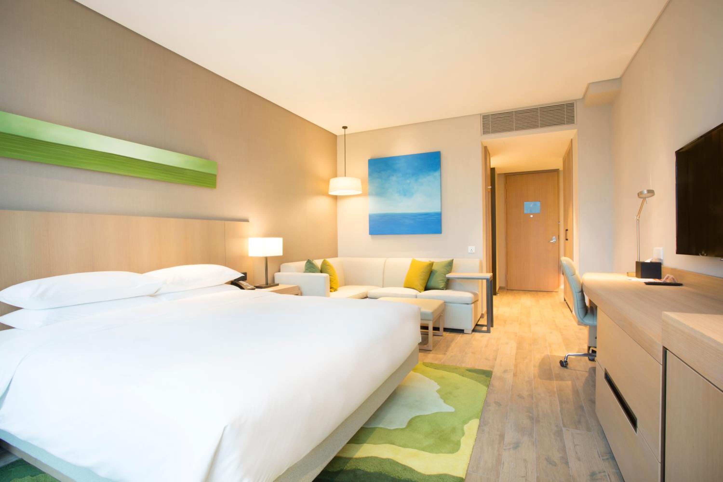 Specialty King Room with Sofa Bed photo 3
