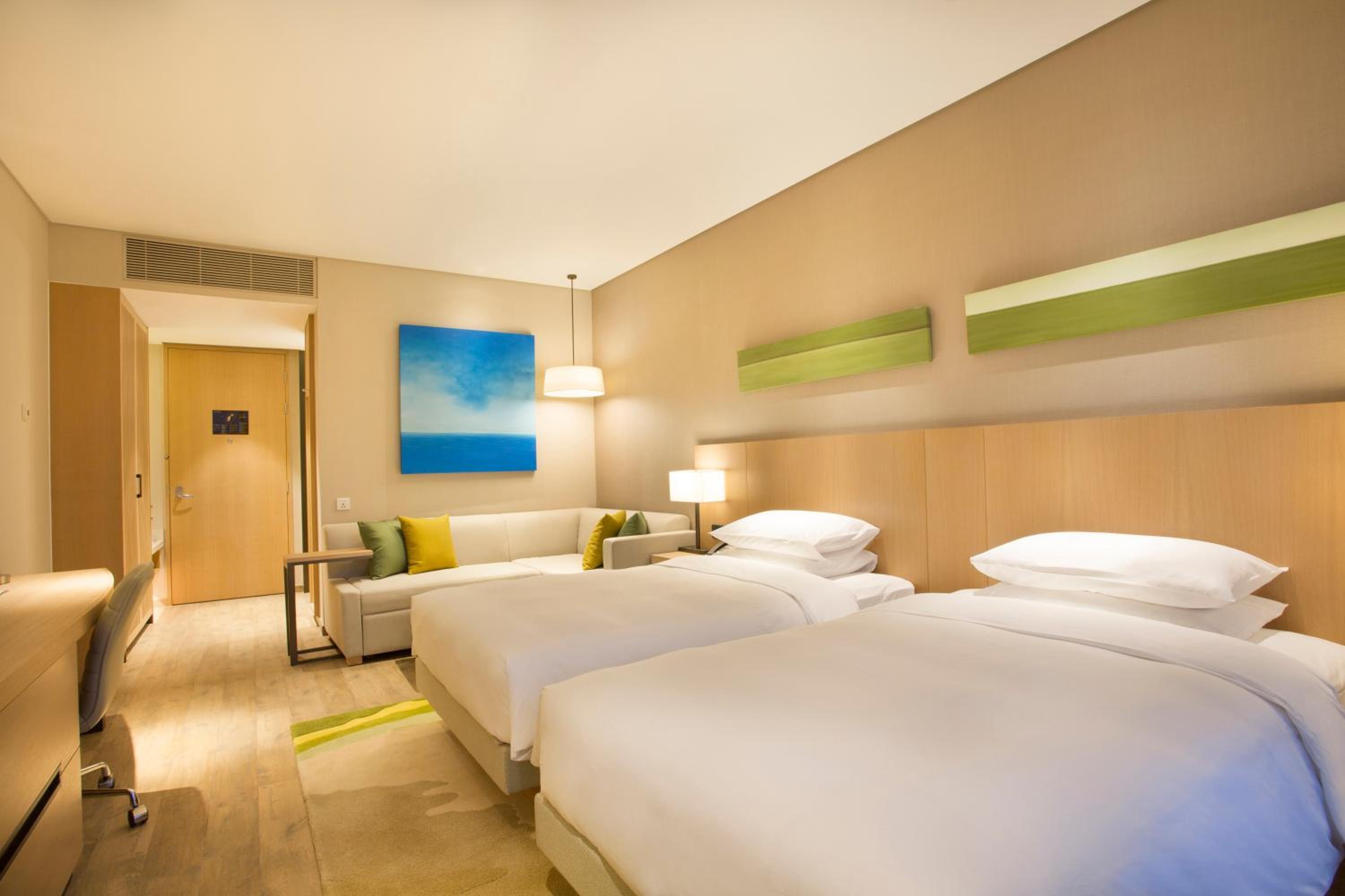 Twin Room with Sofa Bed photo 3
