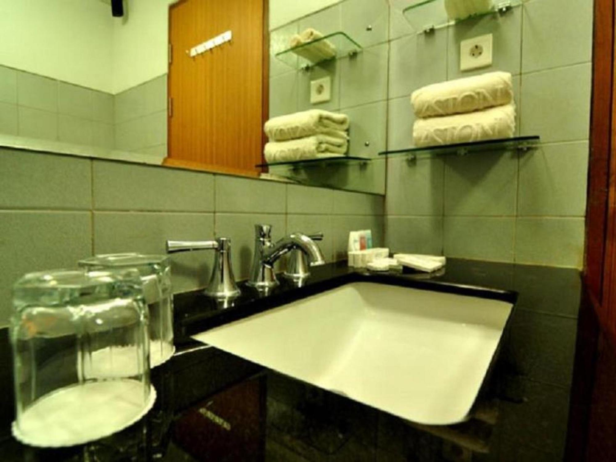 Superior Twin or Double Room - Photo 4