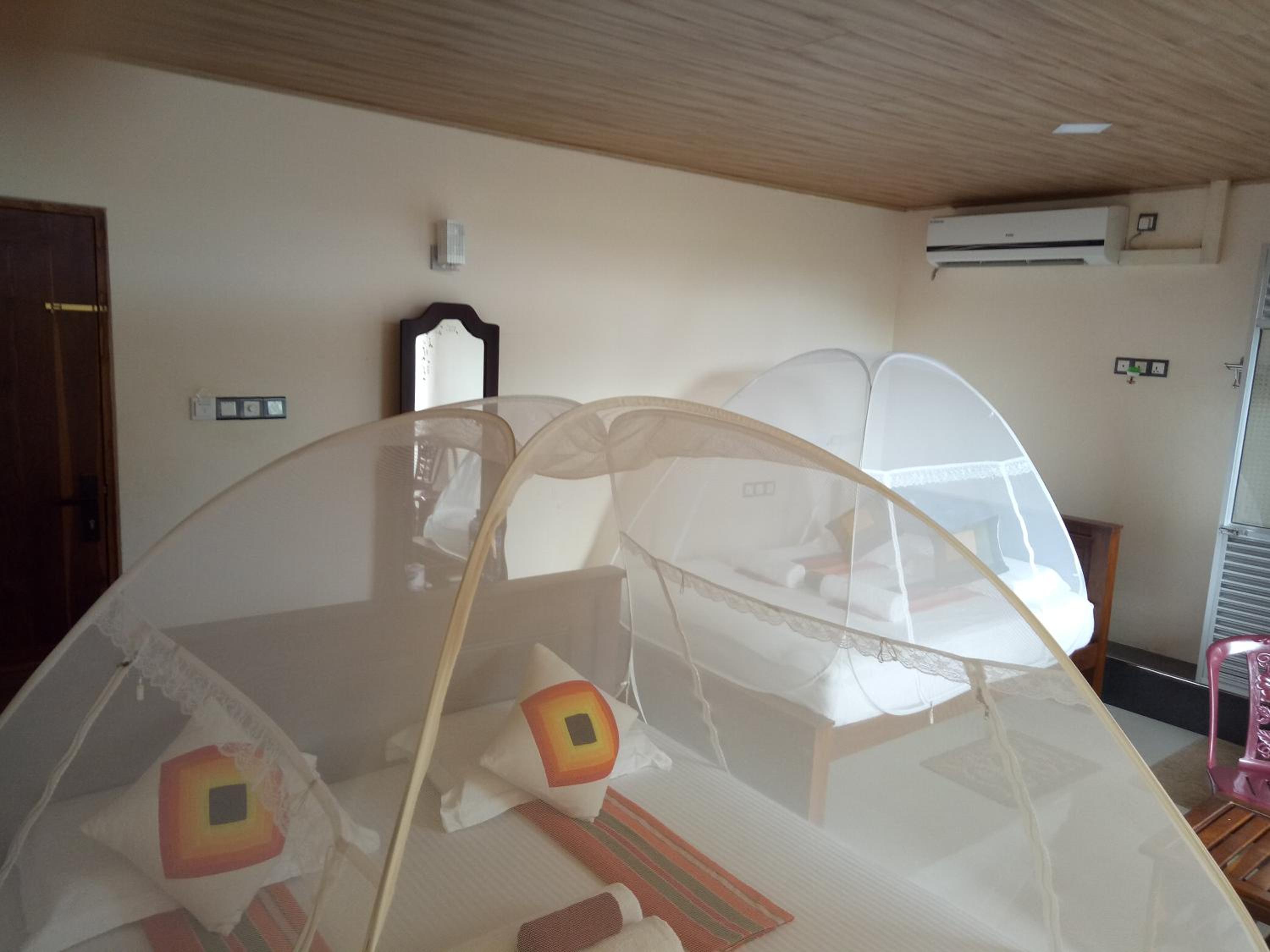 Deluxe Double Room with Balcony photo 3
