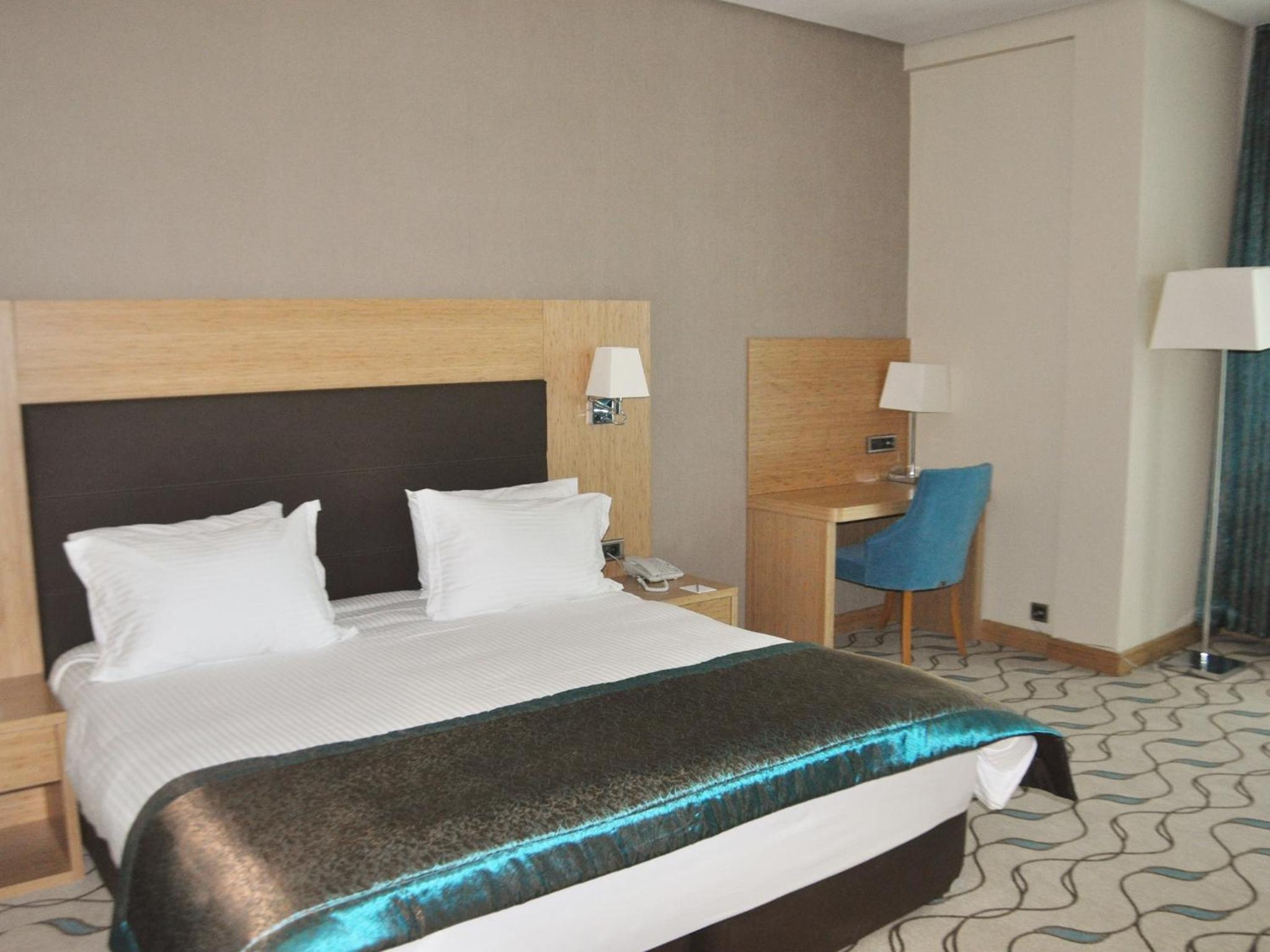 Standard Double or Twin Room - Photo 2