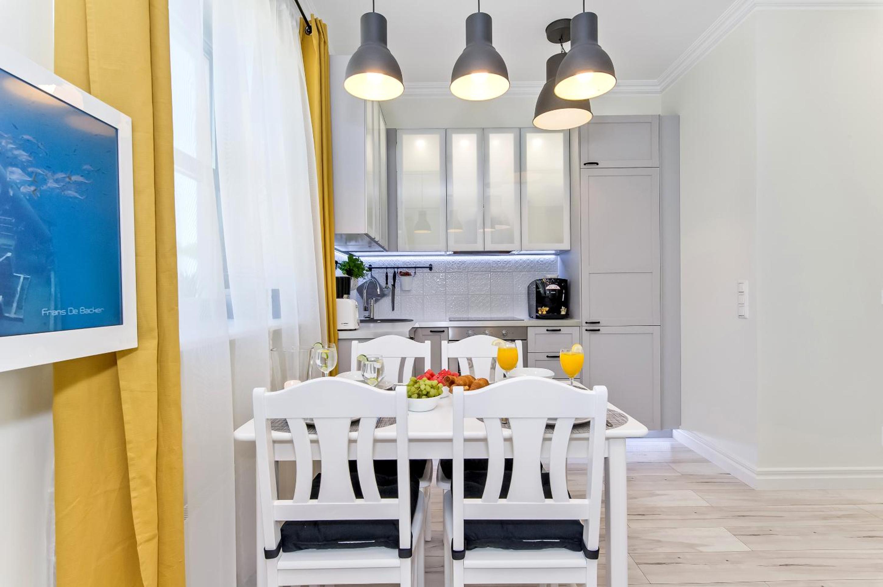 One-Bedroom Apartment - Photo 8