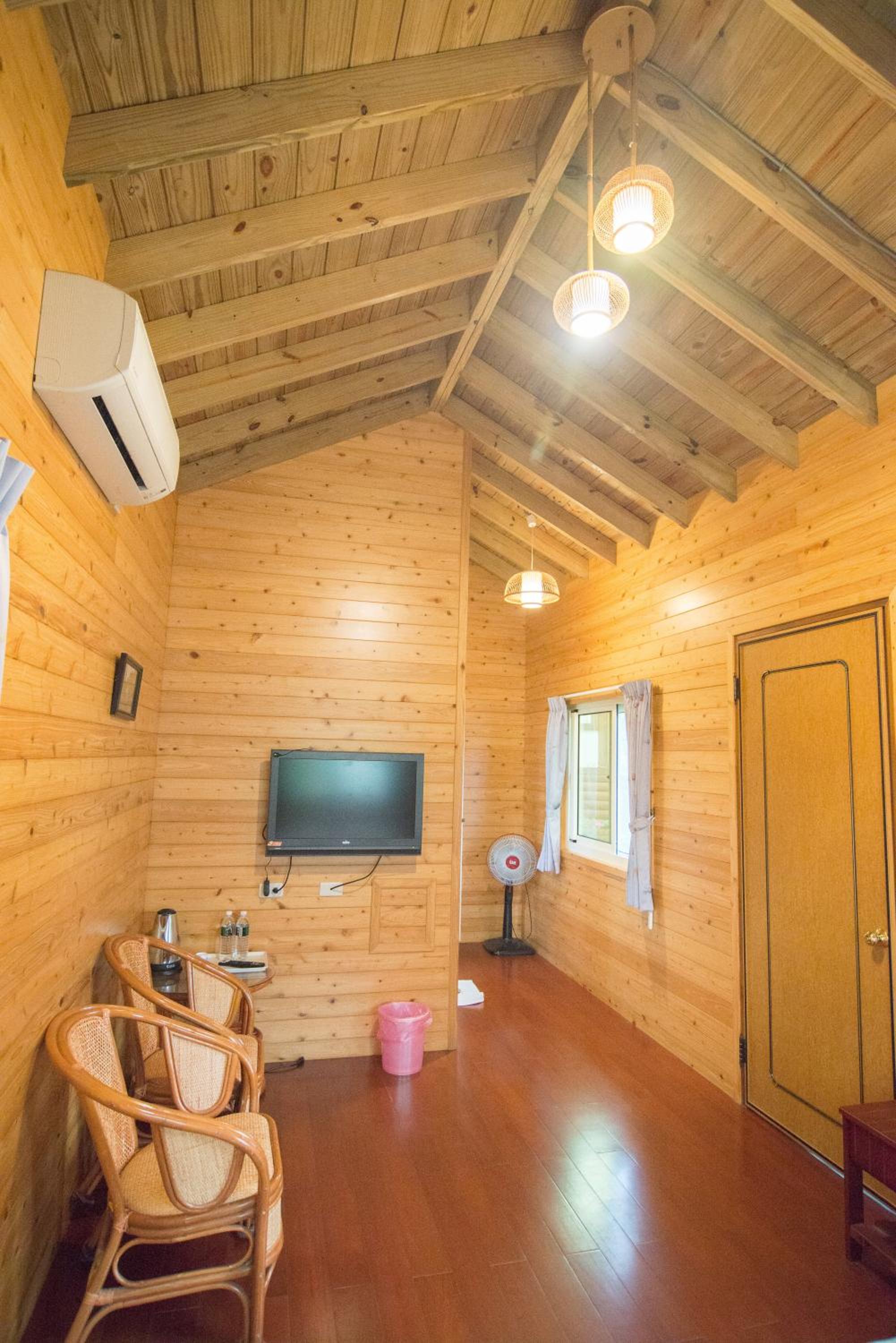 Bungalow photo 1