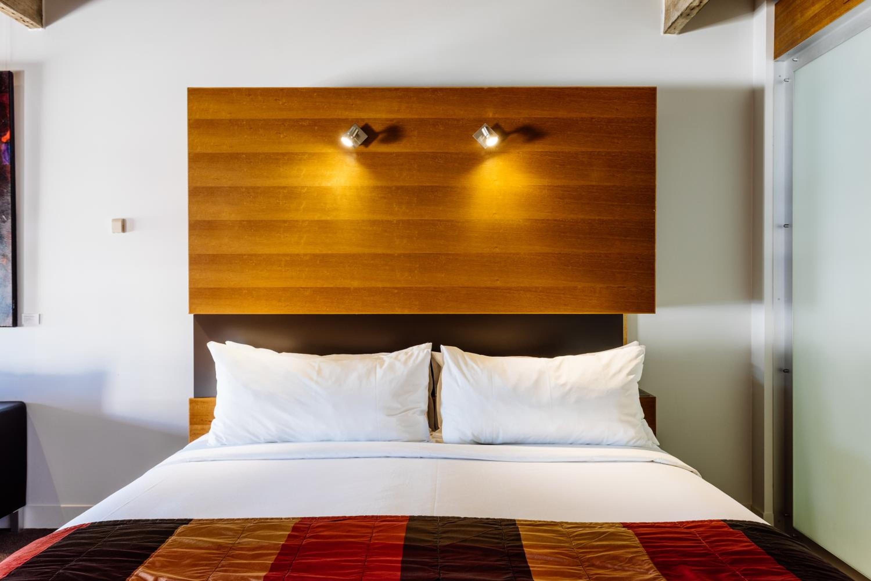 Deluxe Double Room with Harbor View - Photo 7