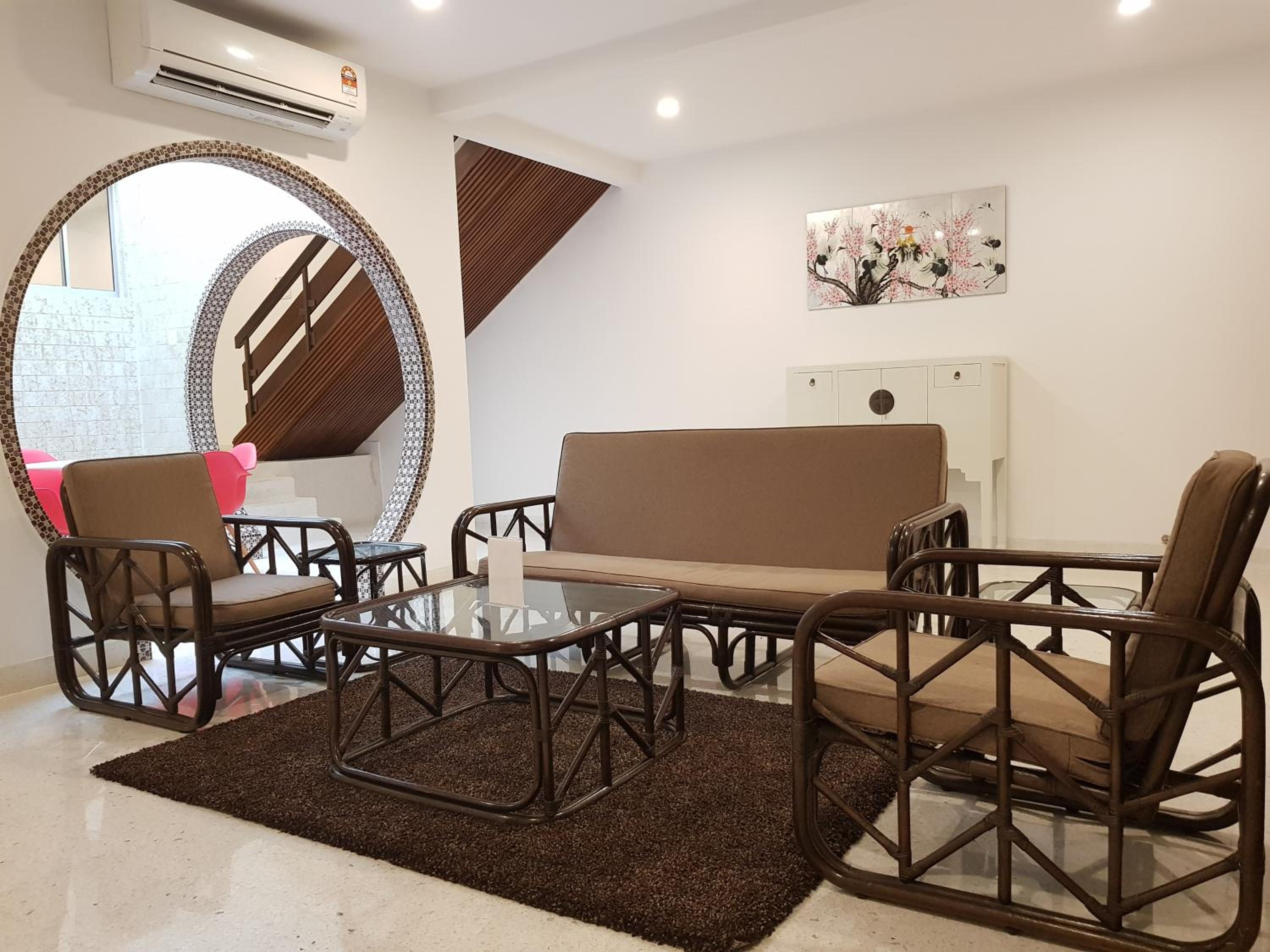 Villa 26 ft (Double Story Villa -328 feet from Hotel)