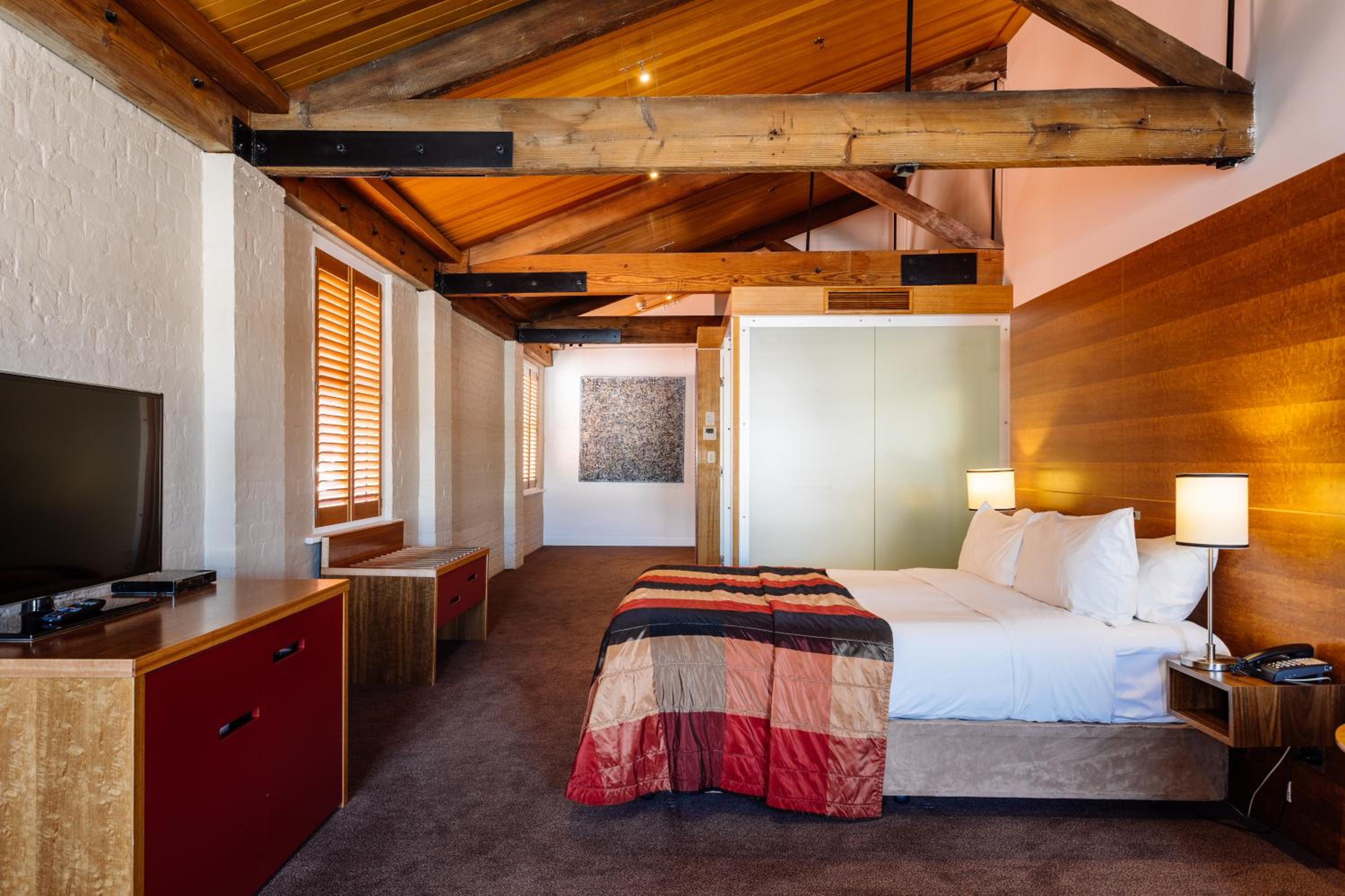 Deluxe Double Room with Harbor View - Photo 10