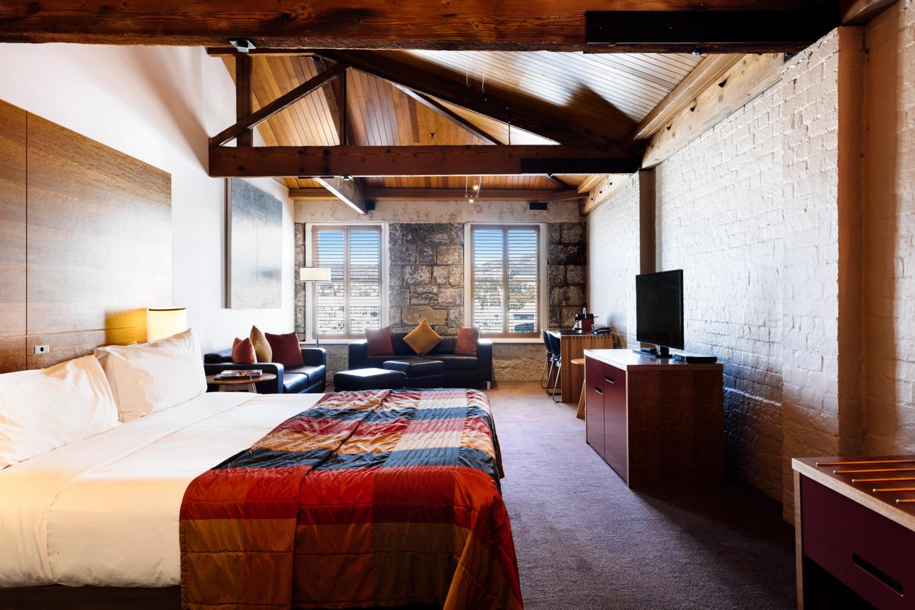 Deluxe Double Room with Harbor View - Photo 11