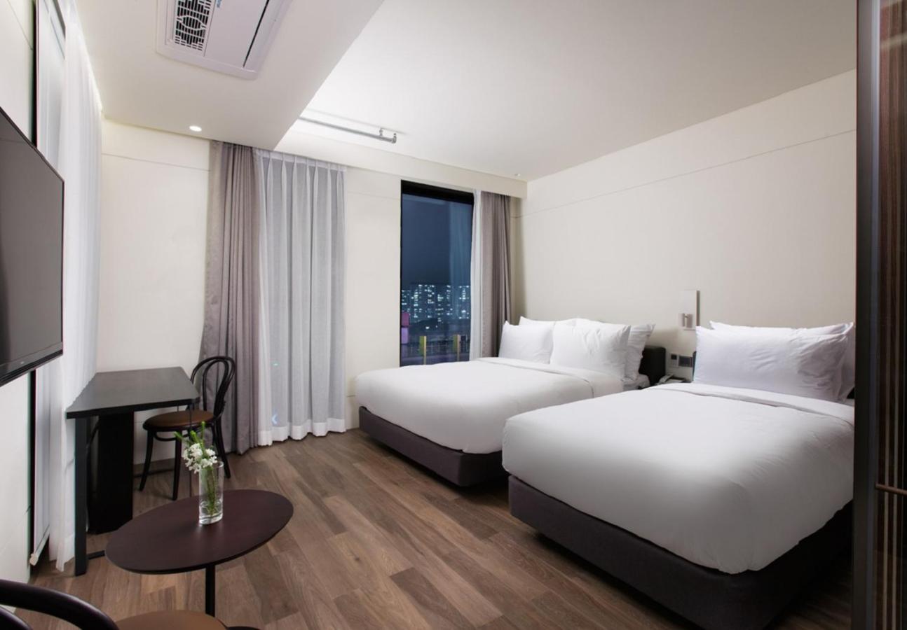[Night Swimming PKG - Adult Only] Family Twin Room with Night Pool Tickets (Check-in from 18:00, Night Pool Access 19:00~22:00)