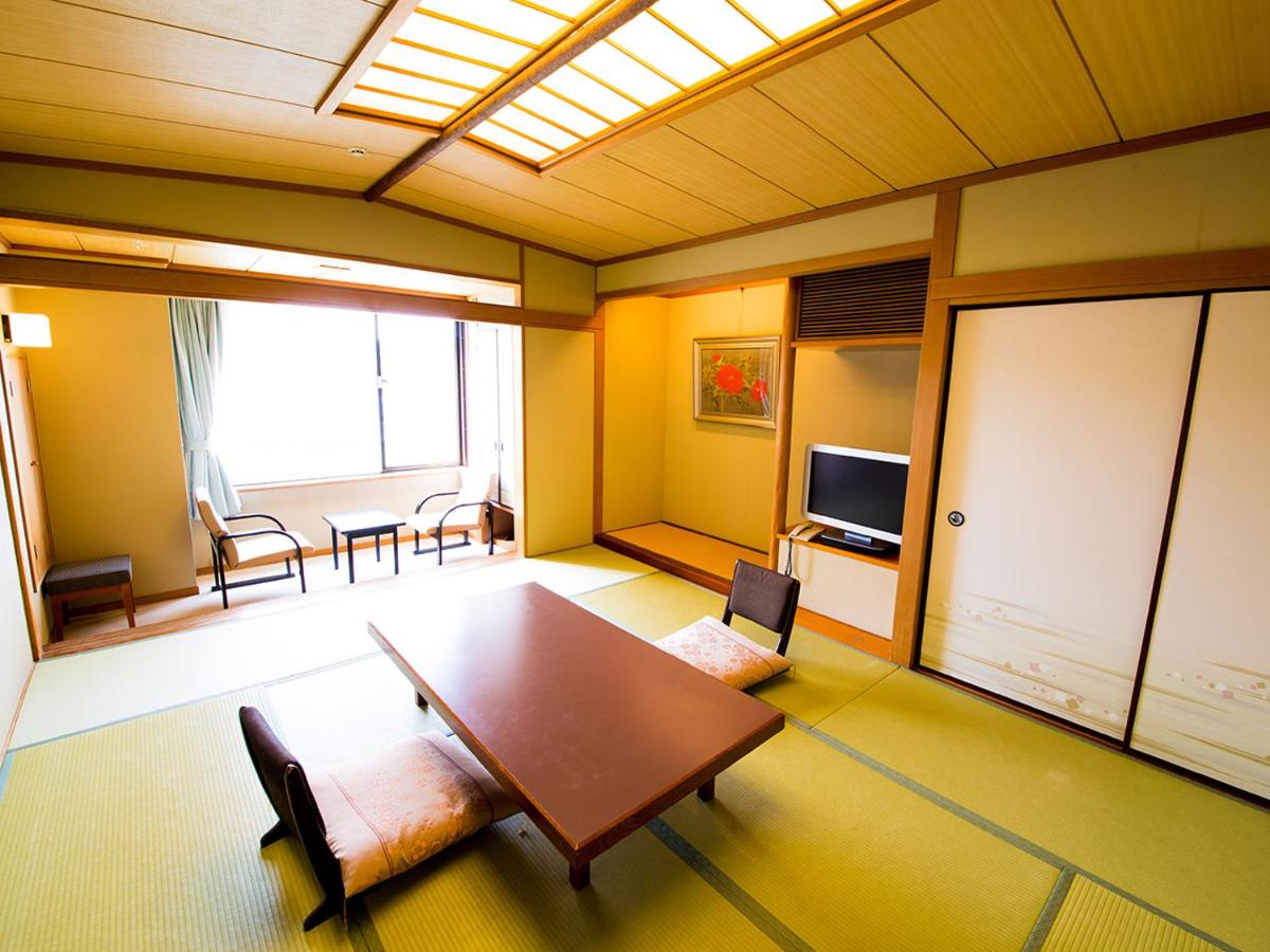 Japanese-Style Room with Mountain View and Breakfast + Dinner Included - Non Smoking