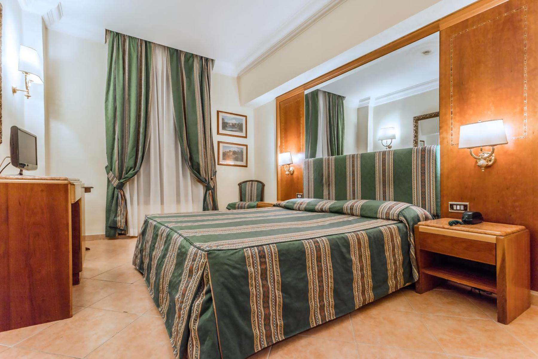 Standard Double or Twin Room photo 2