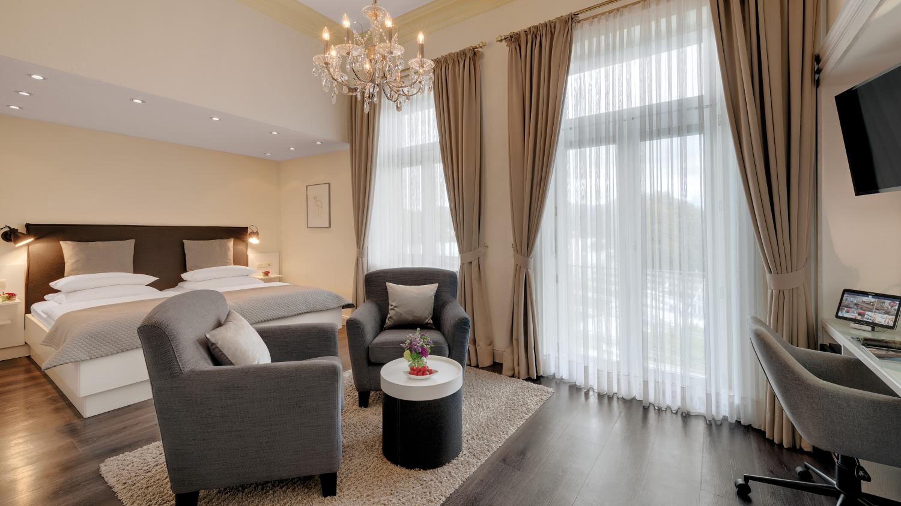 Double Room with Partial River View without balcony - Photo 3