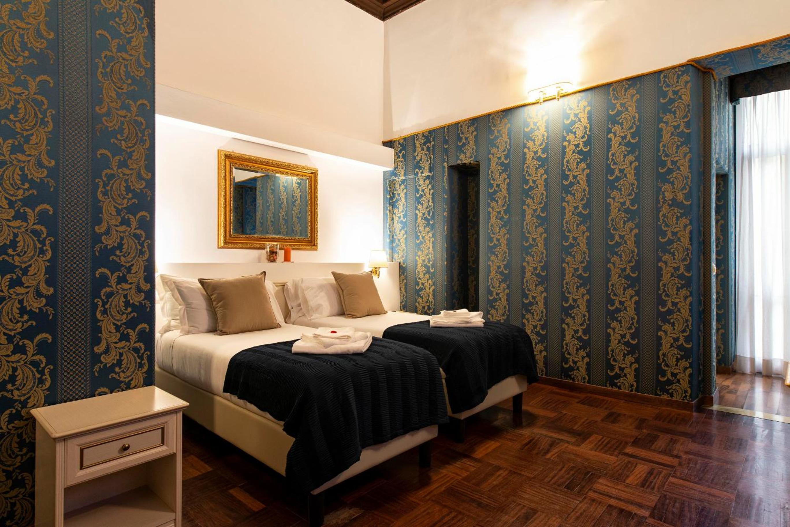Double or Twin Room with Private Bathroom photo 2