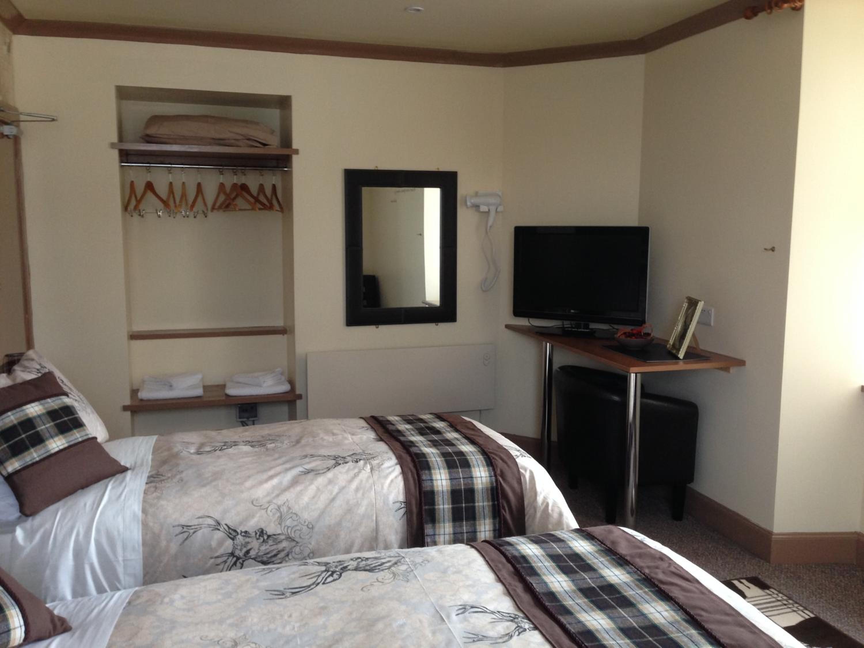 Twin Room with Bathroom photo 1