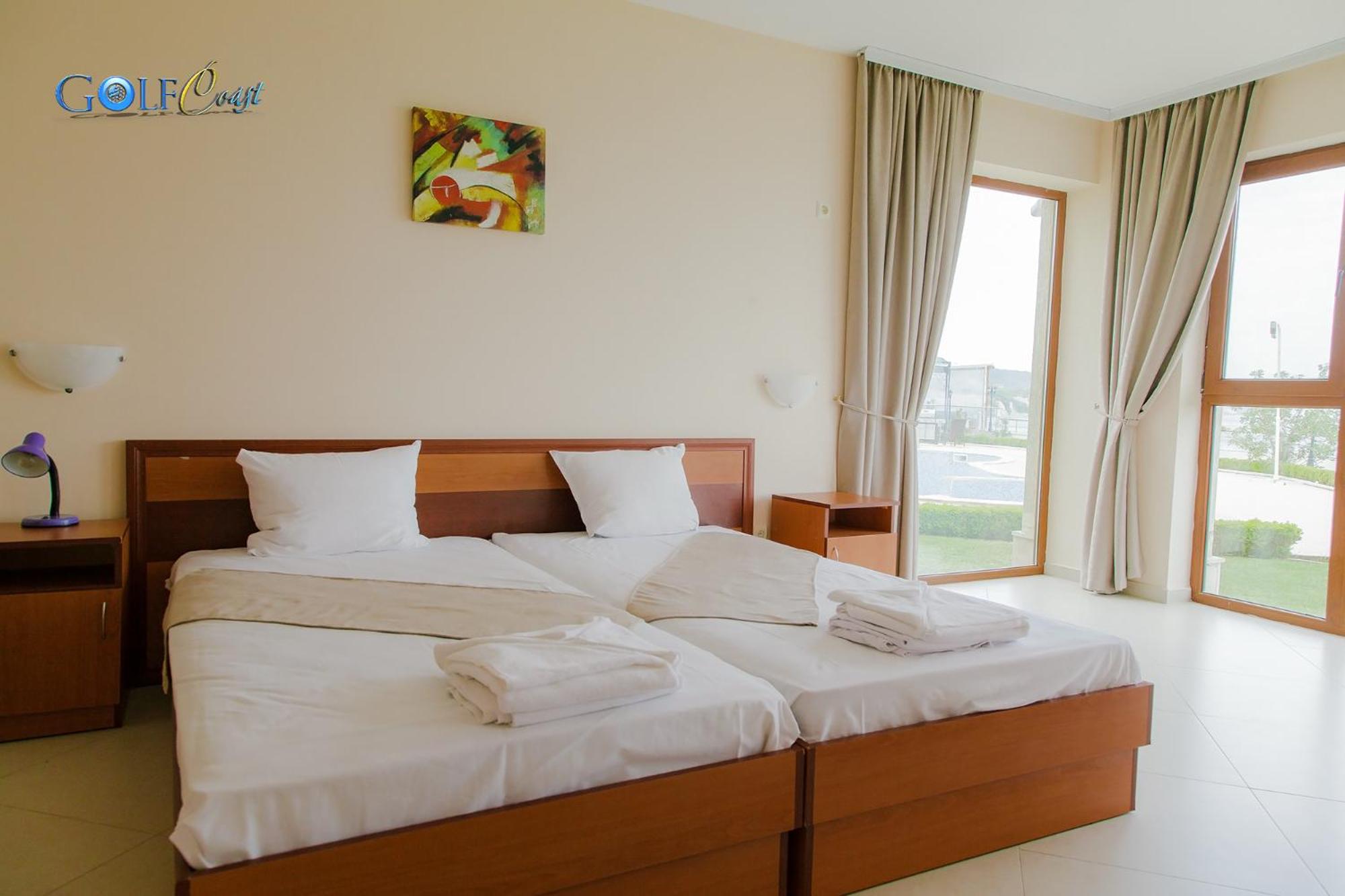 One-Bedroom Apartment with Balcony photo 1