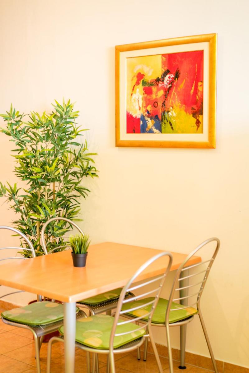 Studio Apartment with Terrace