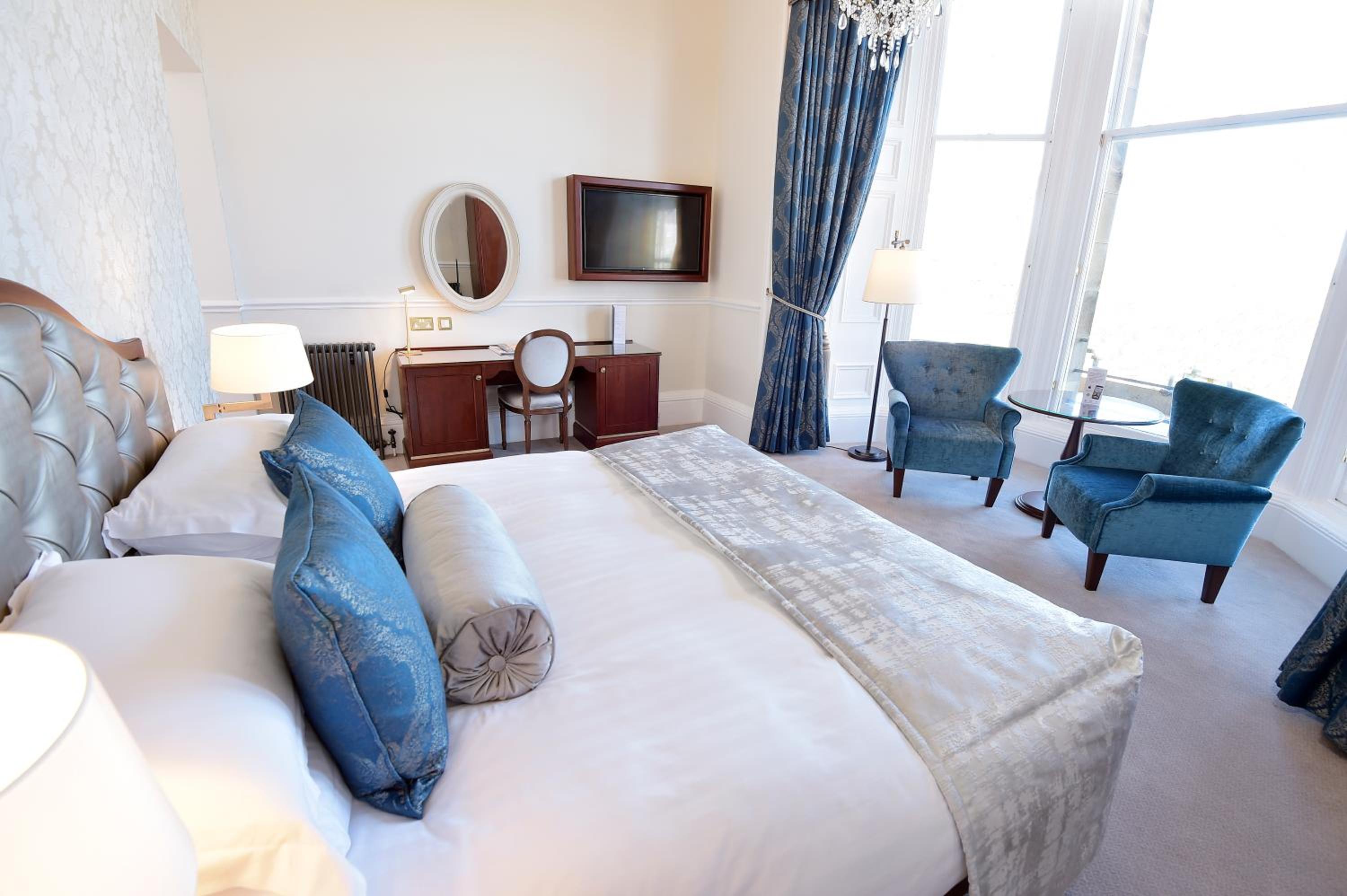 Deluxe King Room - Photo 2