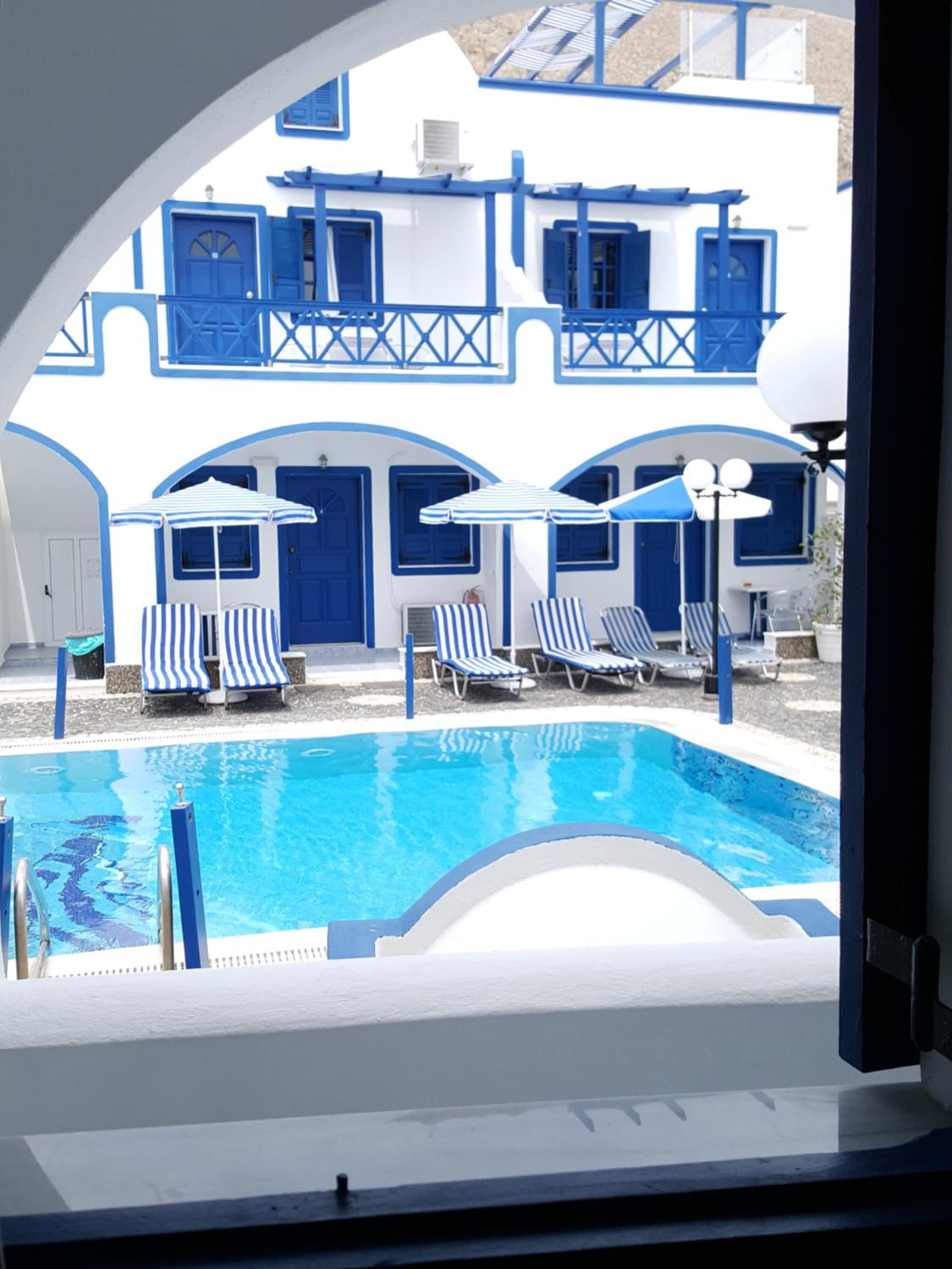 Double Room by the Pool - Photo 17