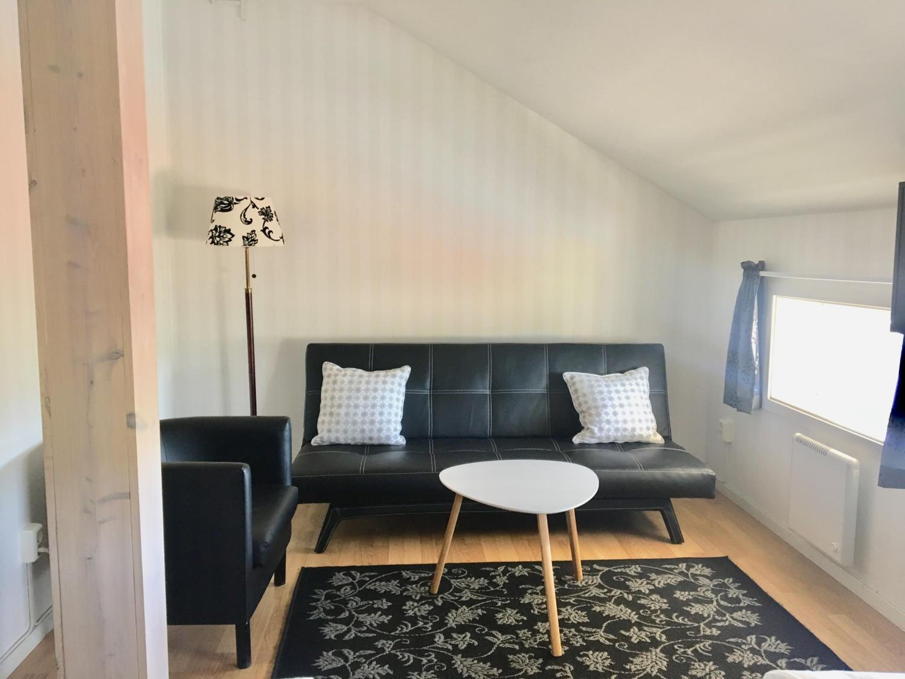 Twin Room - Photo 13