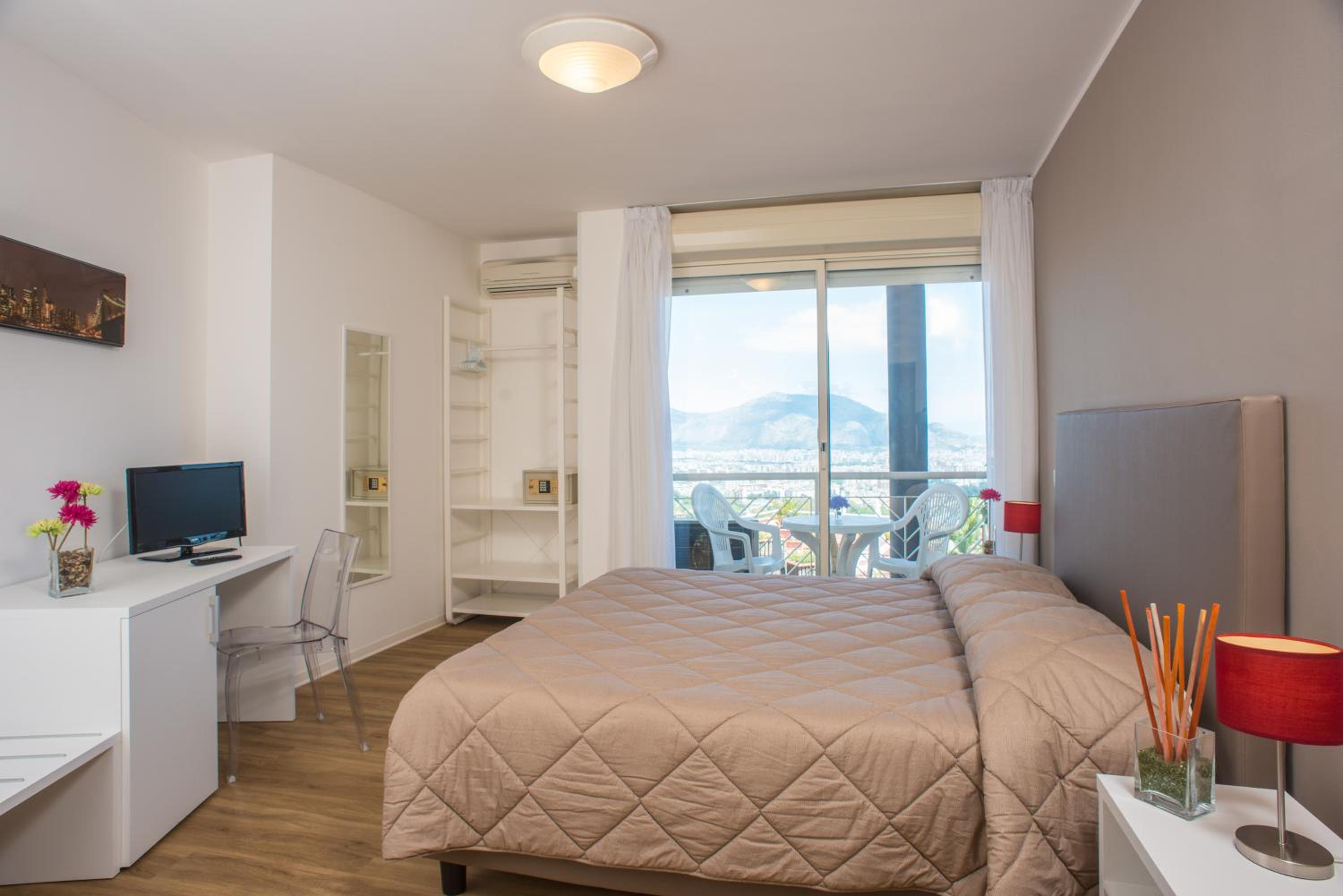 Standard Double Room - Photo 4