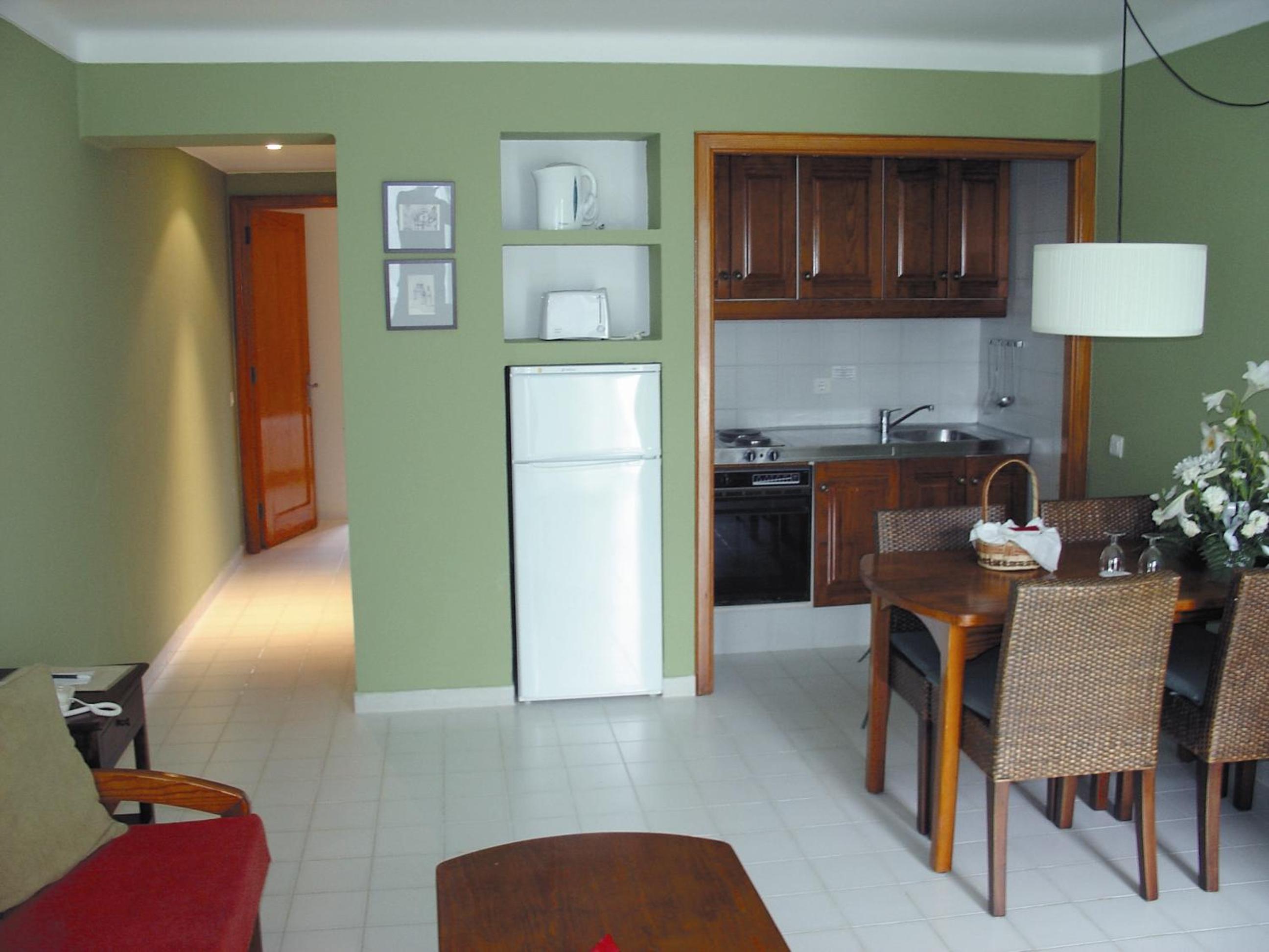 One-Bedroom Apartment (2 Adults) - Photo 6